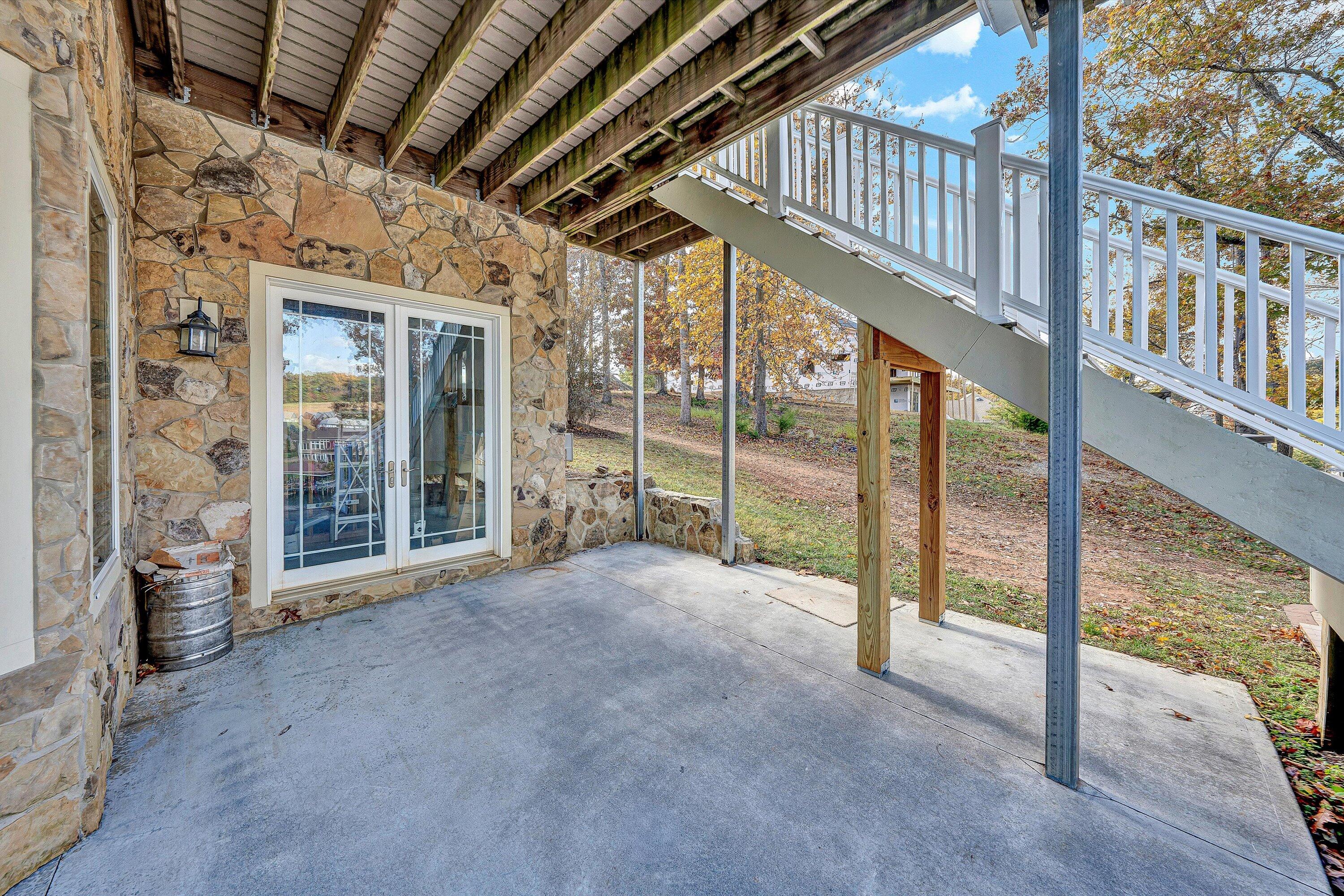 803 Compass Cove CIR