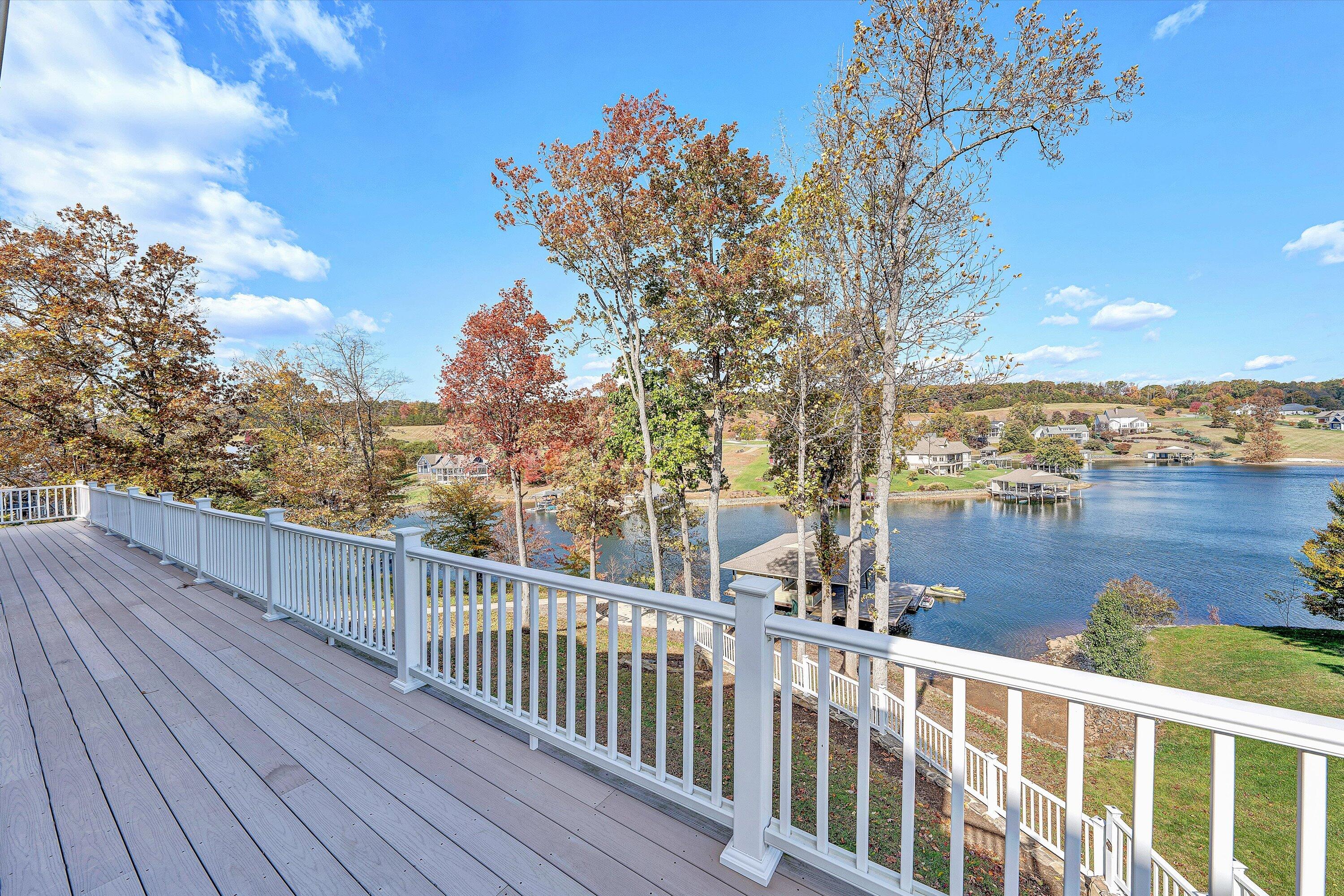 803 Compass Cove CIR