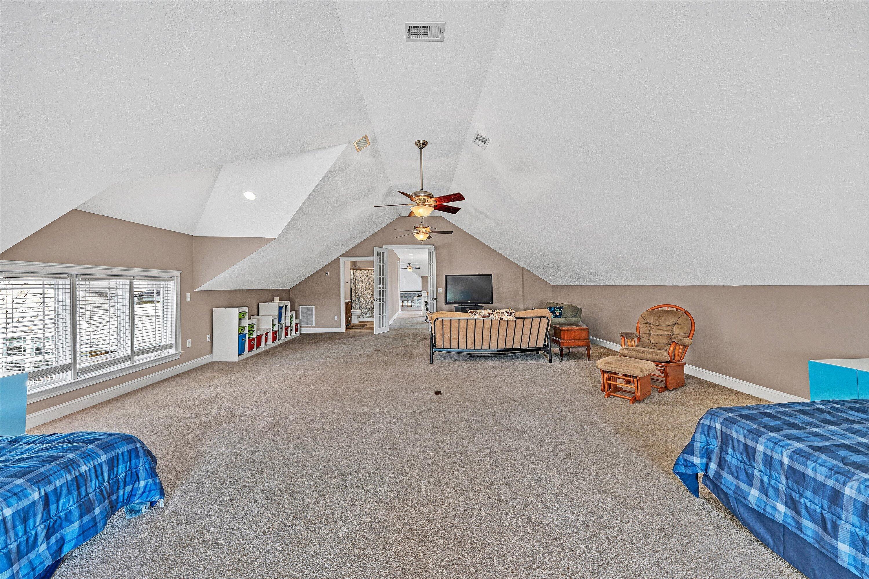 803 Compass Cove CIR