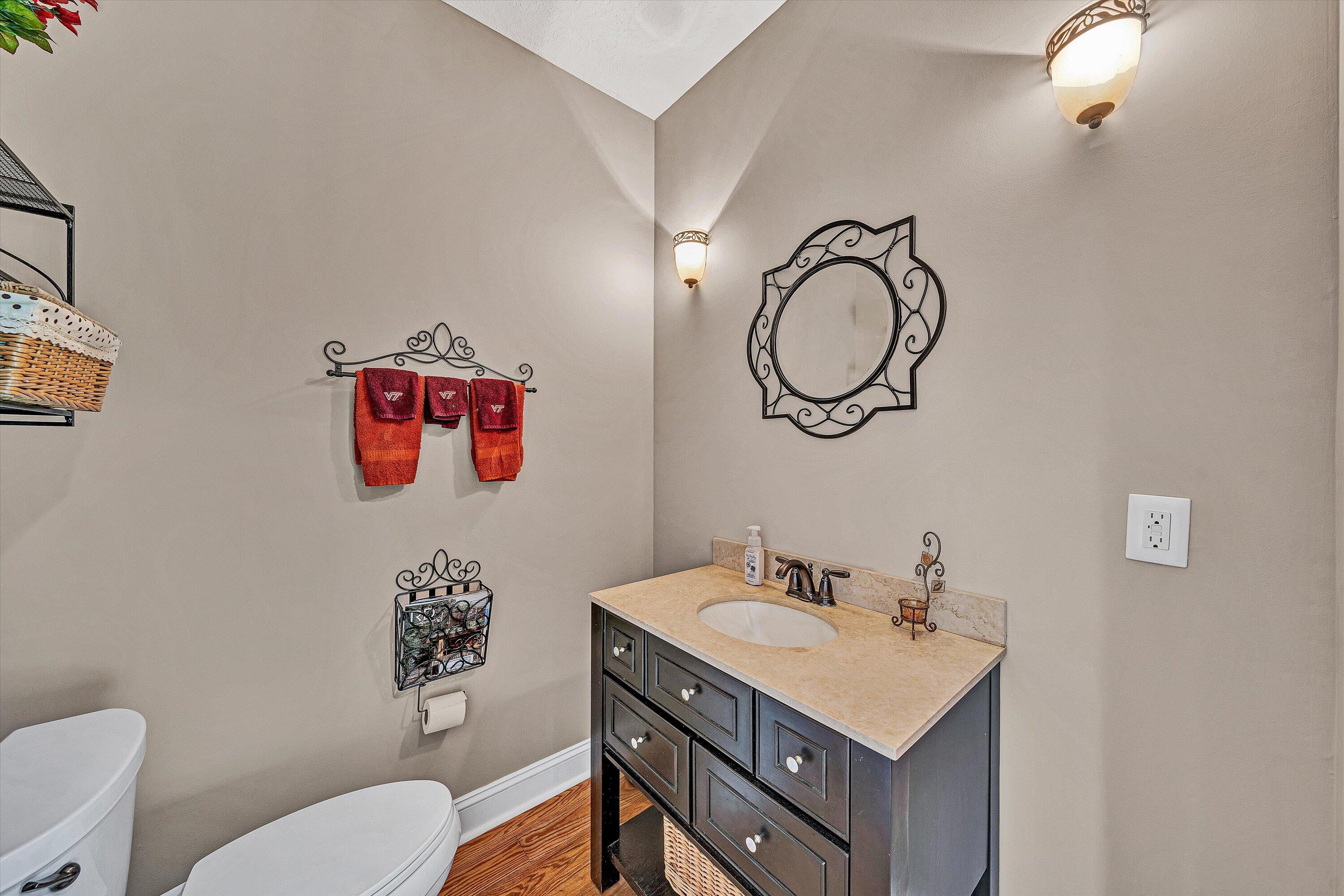 803 Compass Cove CIR