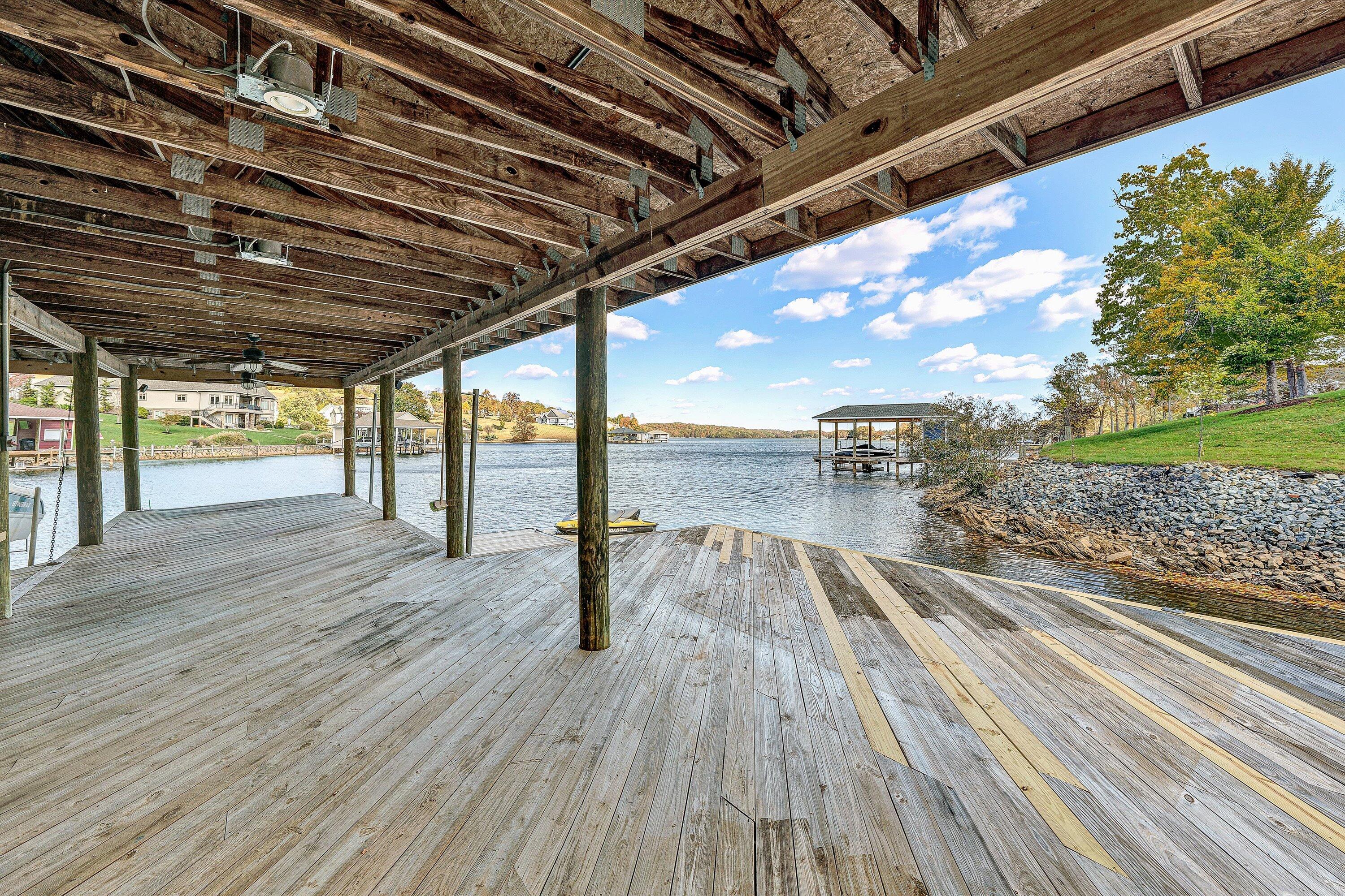 803 Compass Cove CIR