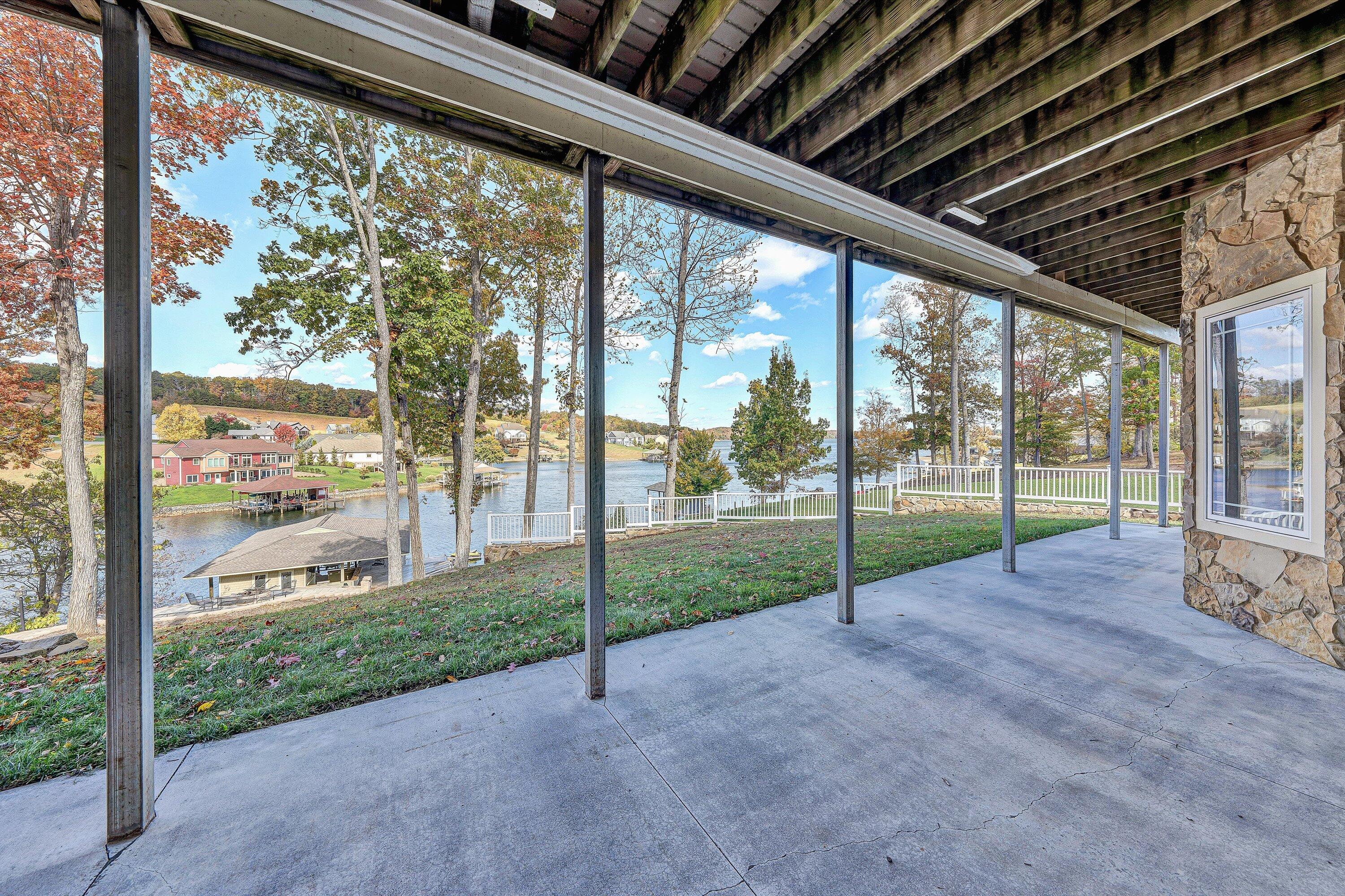 803 Compass Cove CIR
