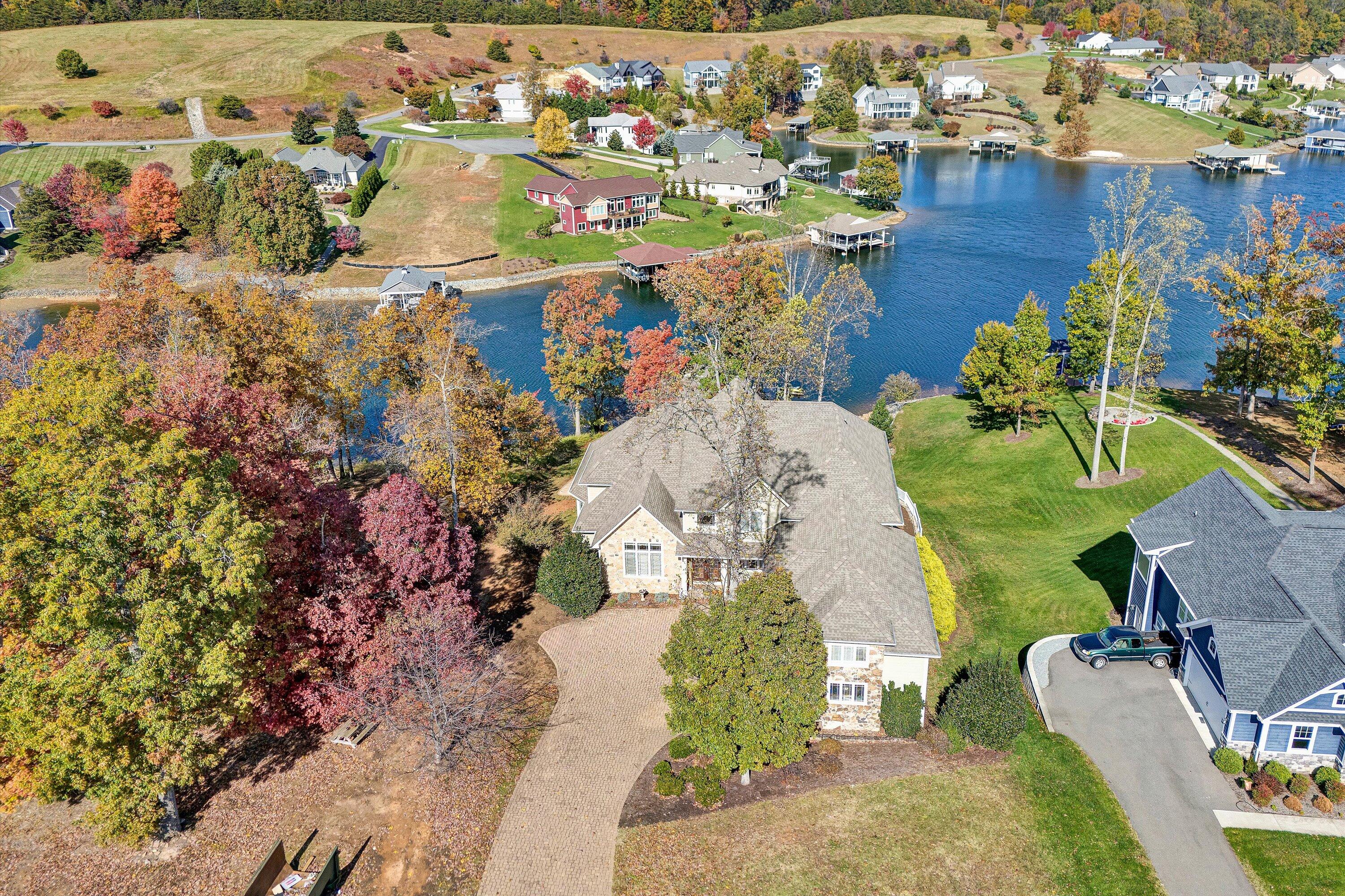 803 Compass Cove CIR