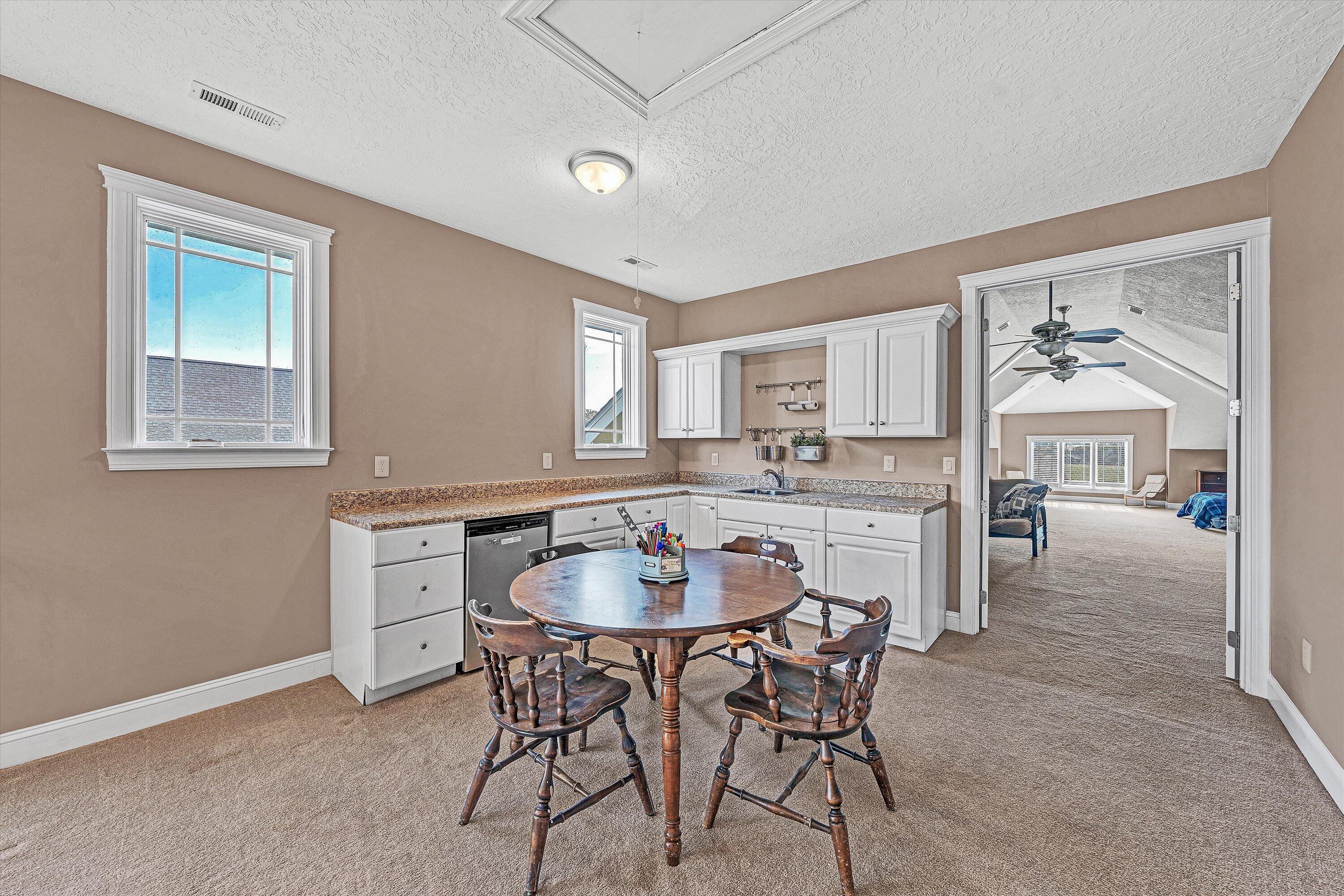 803 Compass Cove CIR