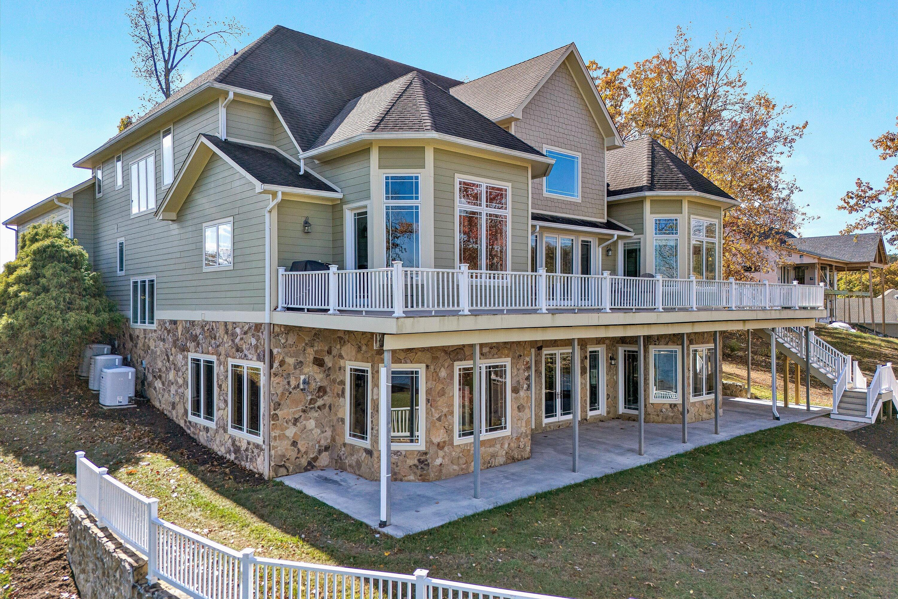 803 Compass Cove CIR