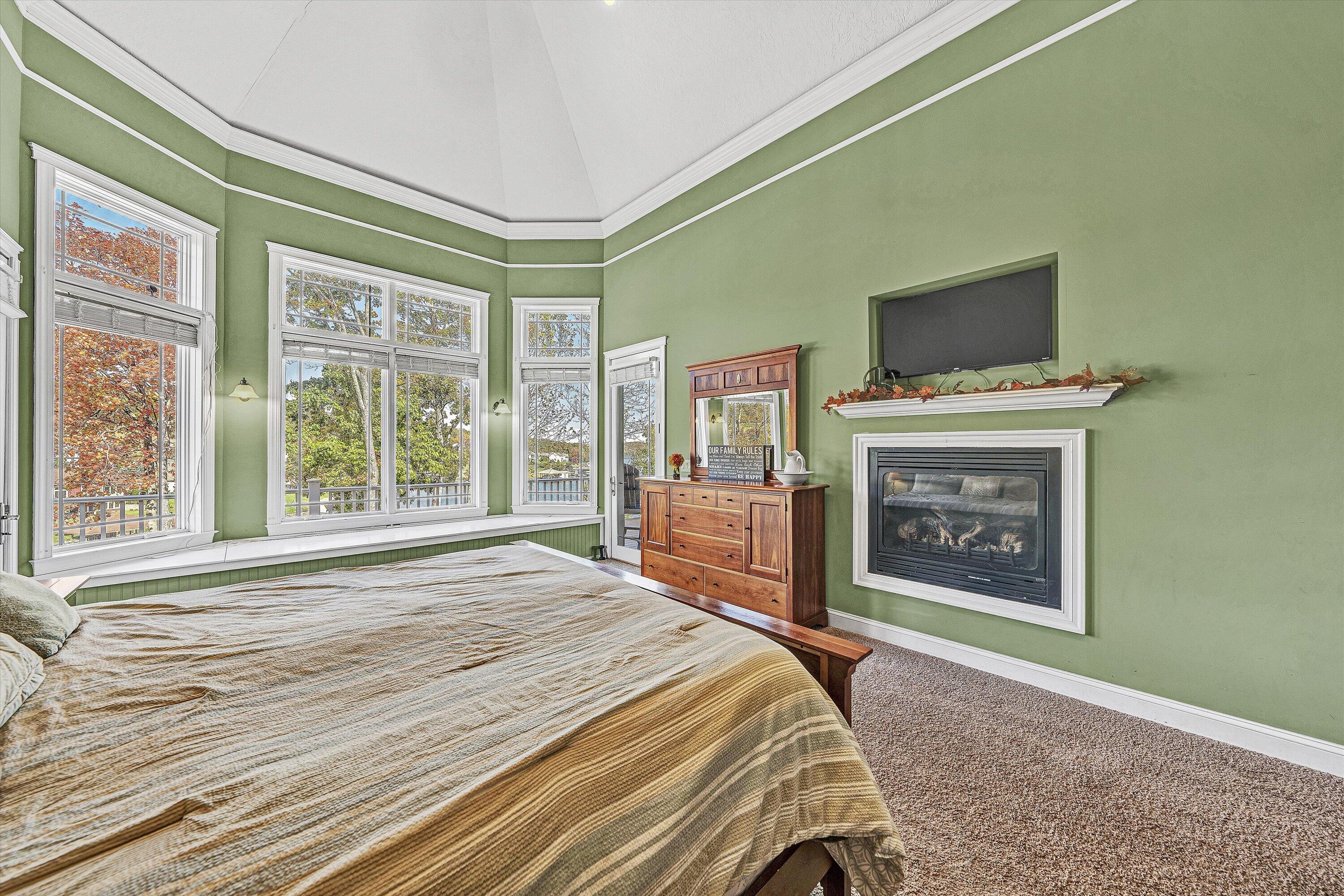 803 Compass Cove CIR