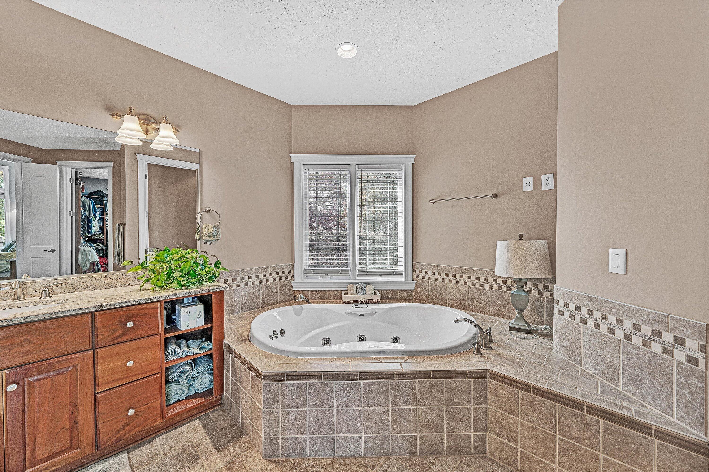 803 Compass Cove CIR