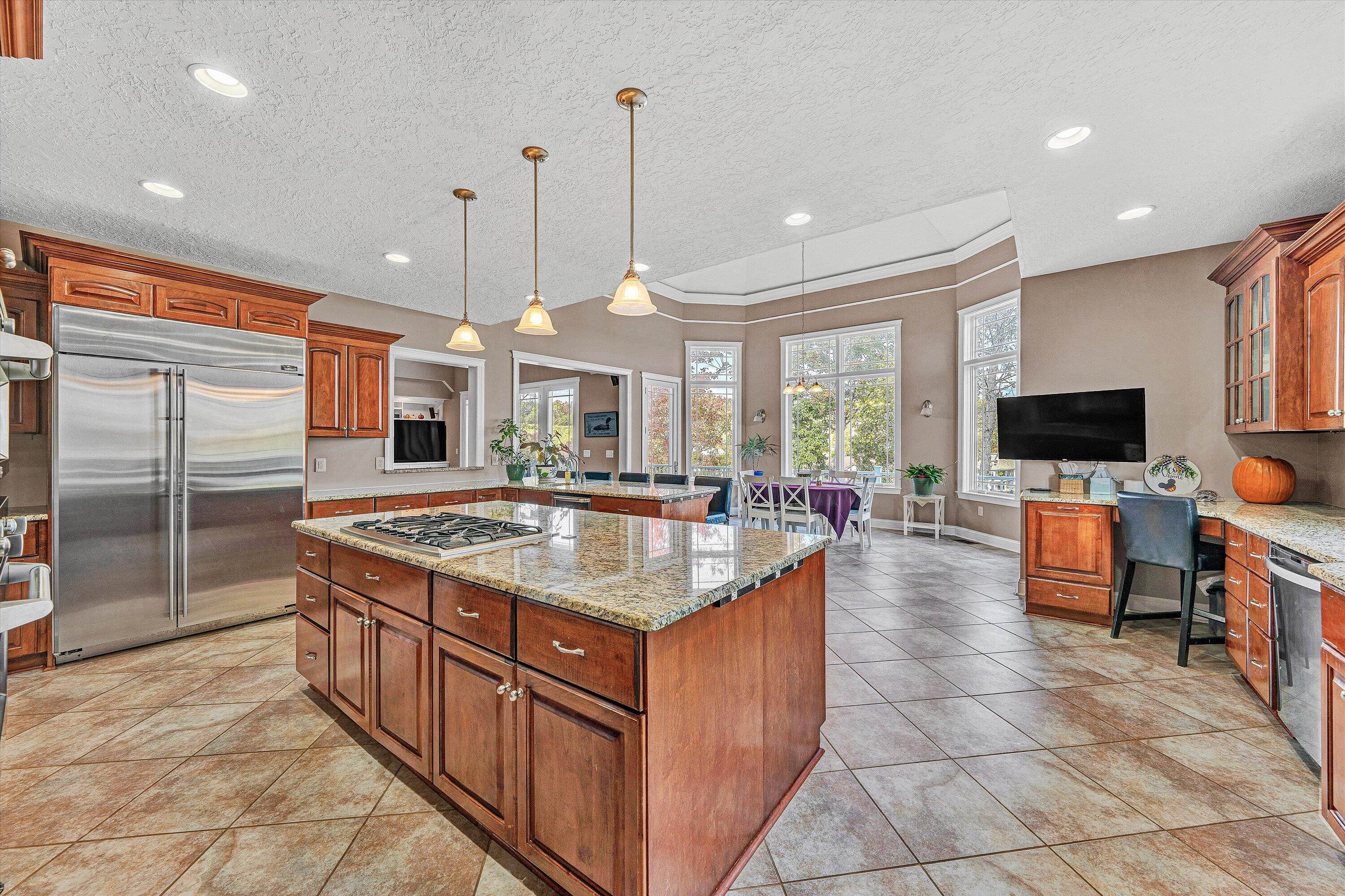 803 Compass Cove CIR