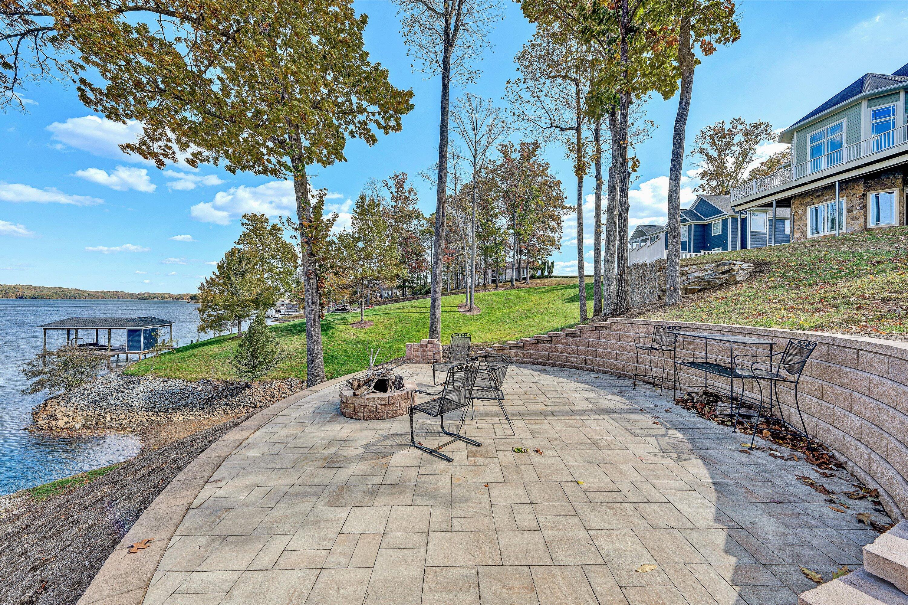 803 Compass Cove CIR