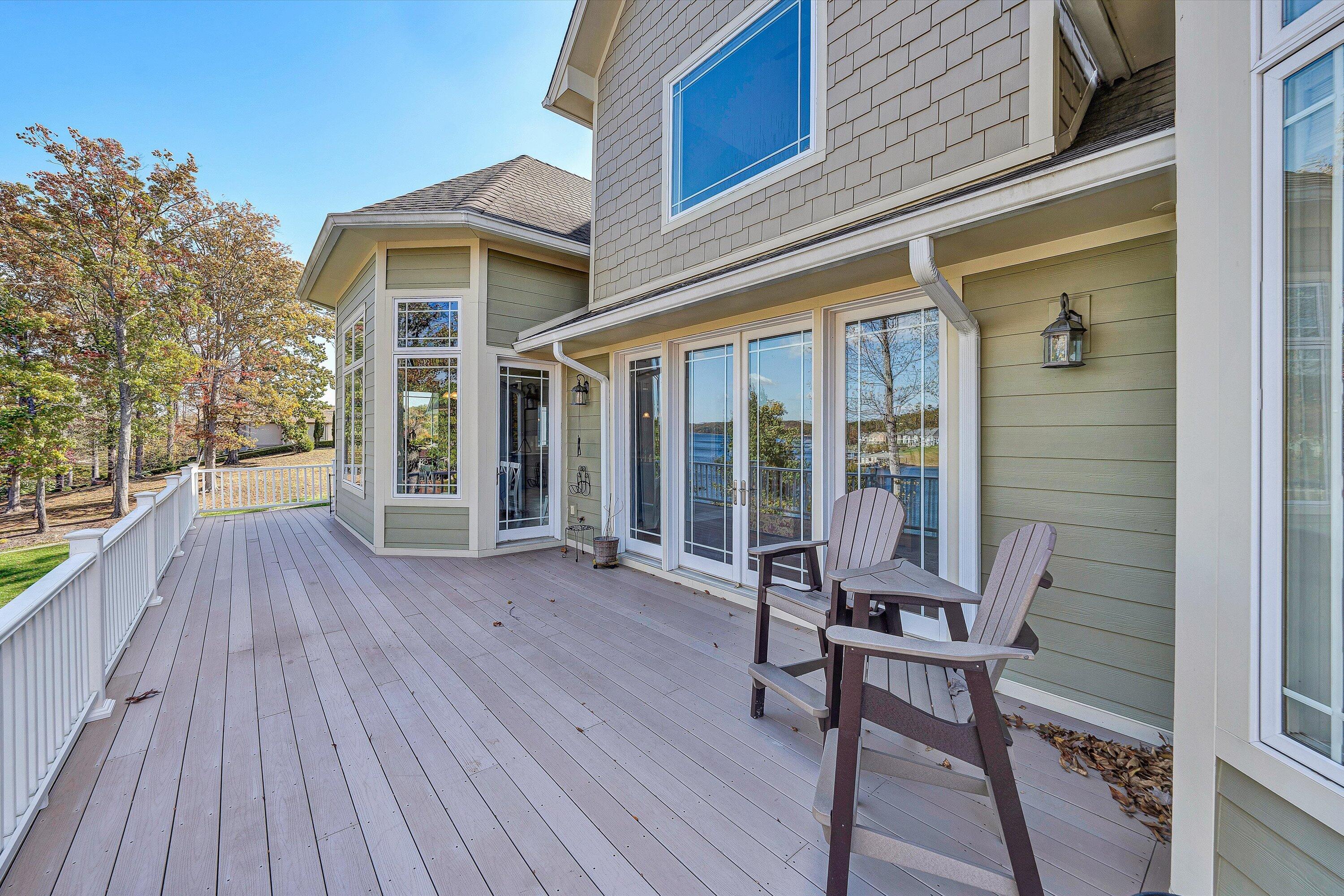 803 Compass Cove CIR