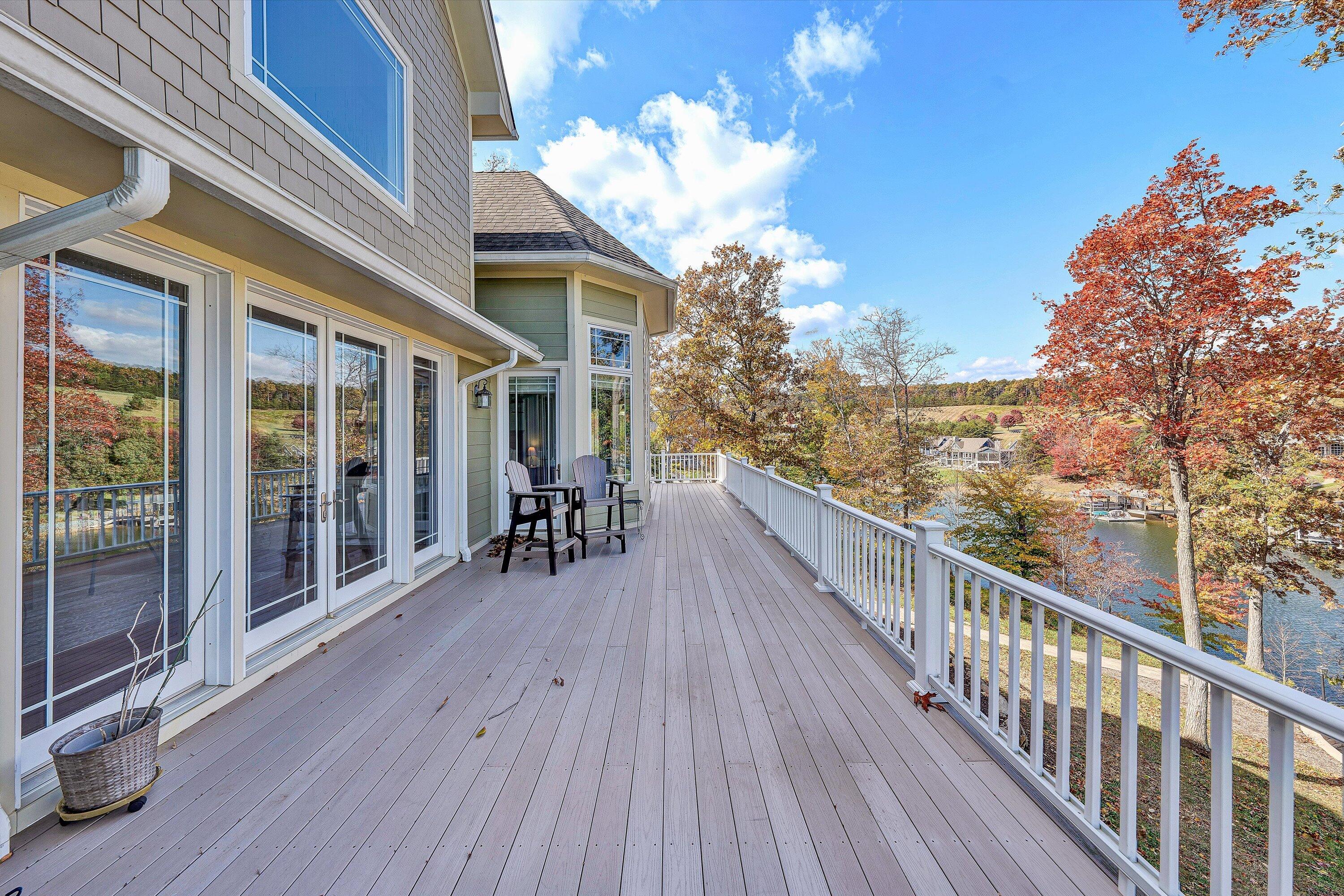 803 Compass Cove CIR