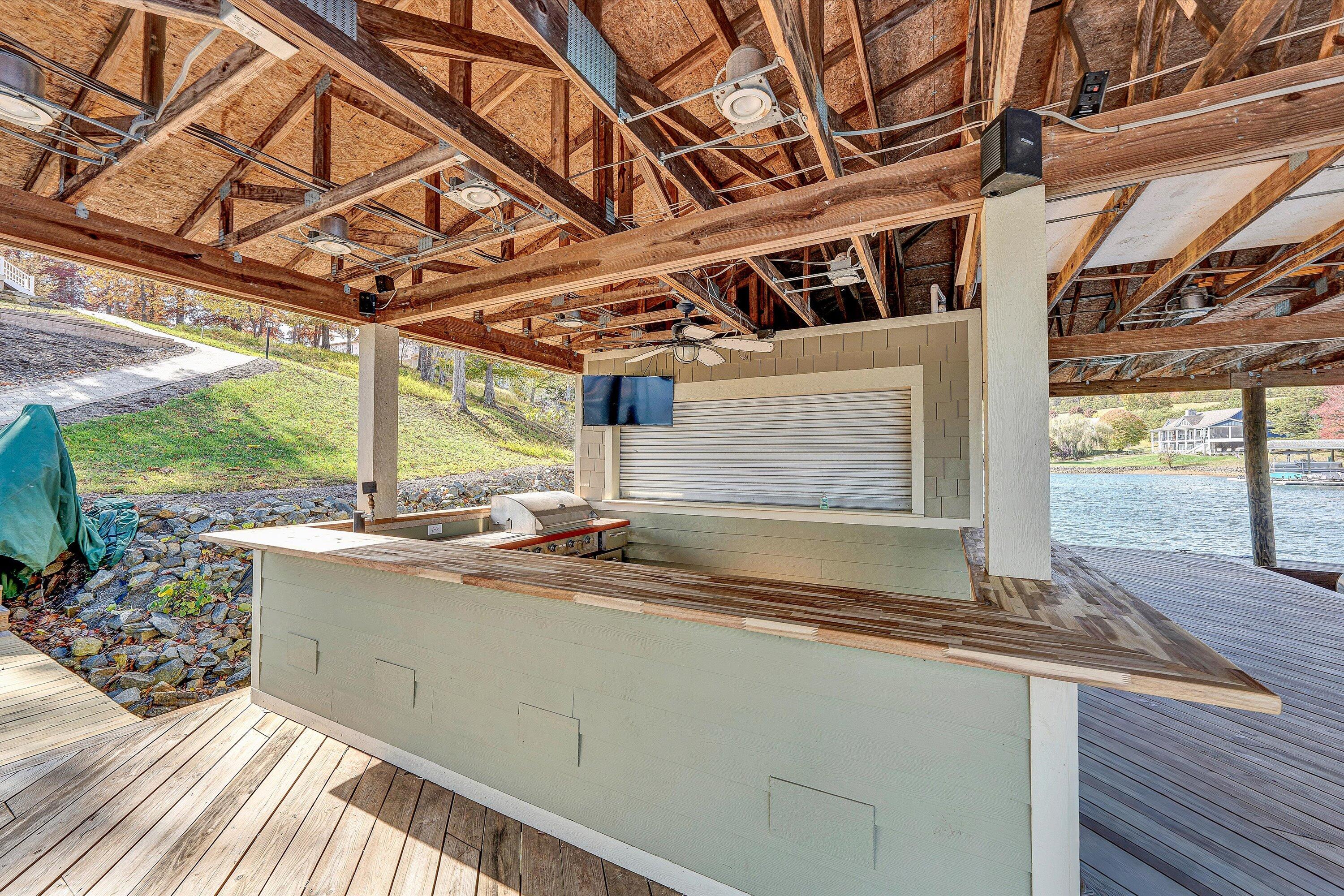 803 Compass Cove CIR