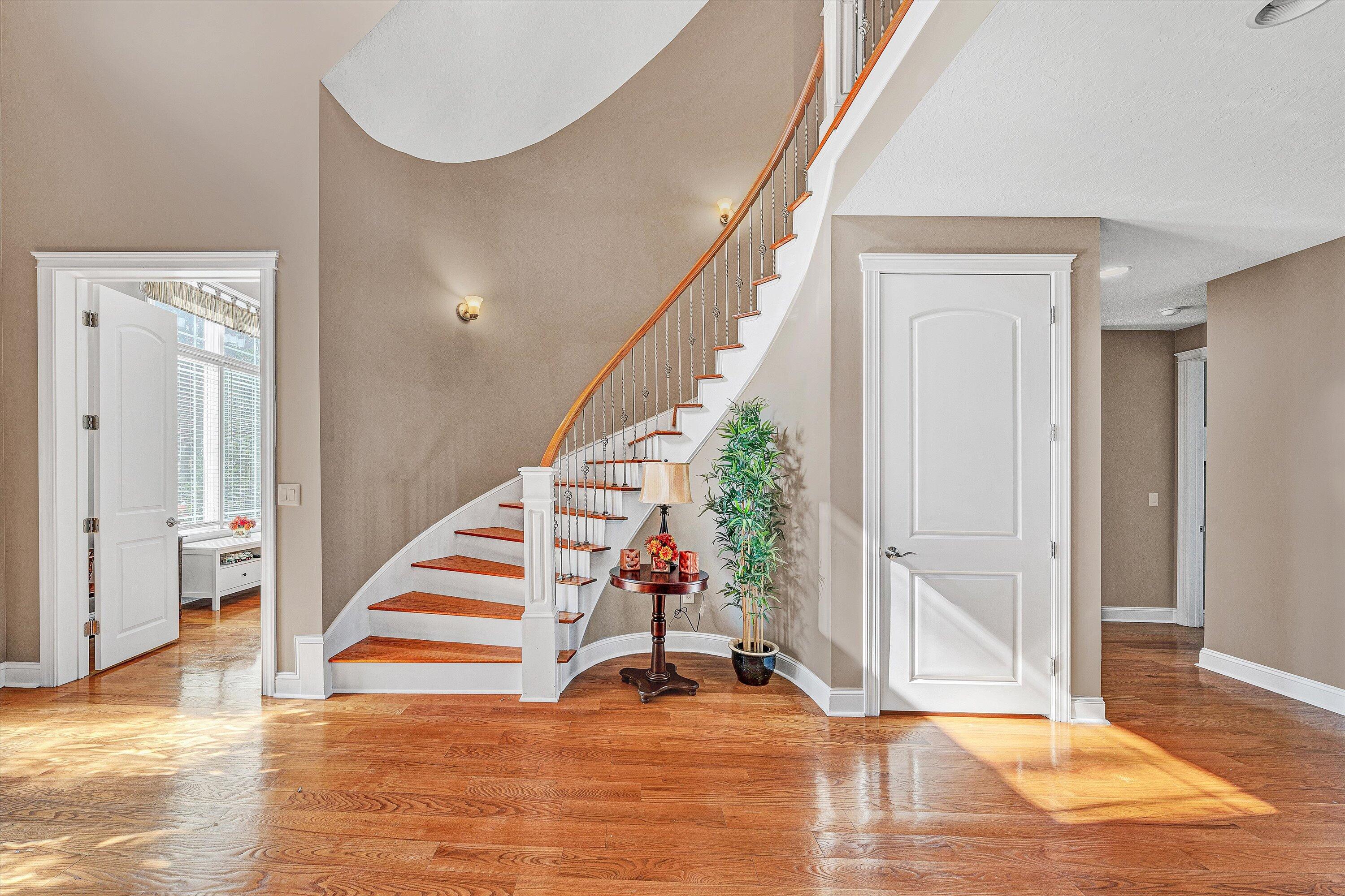 803 Compass Cove CIR