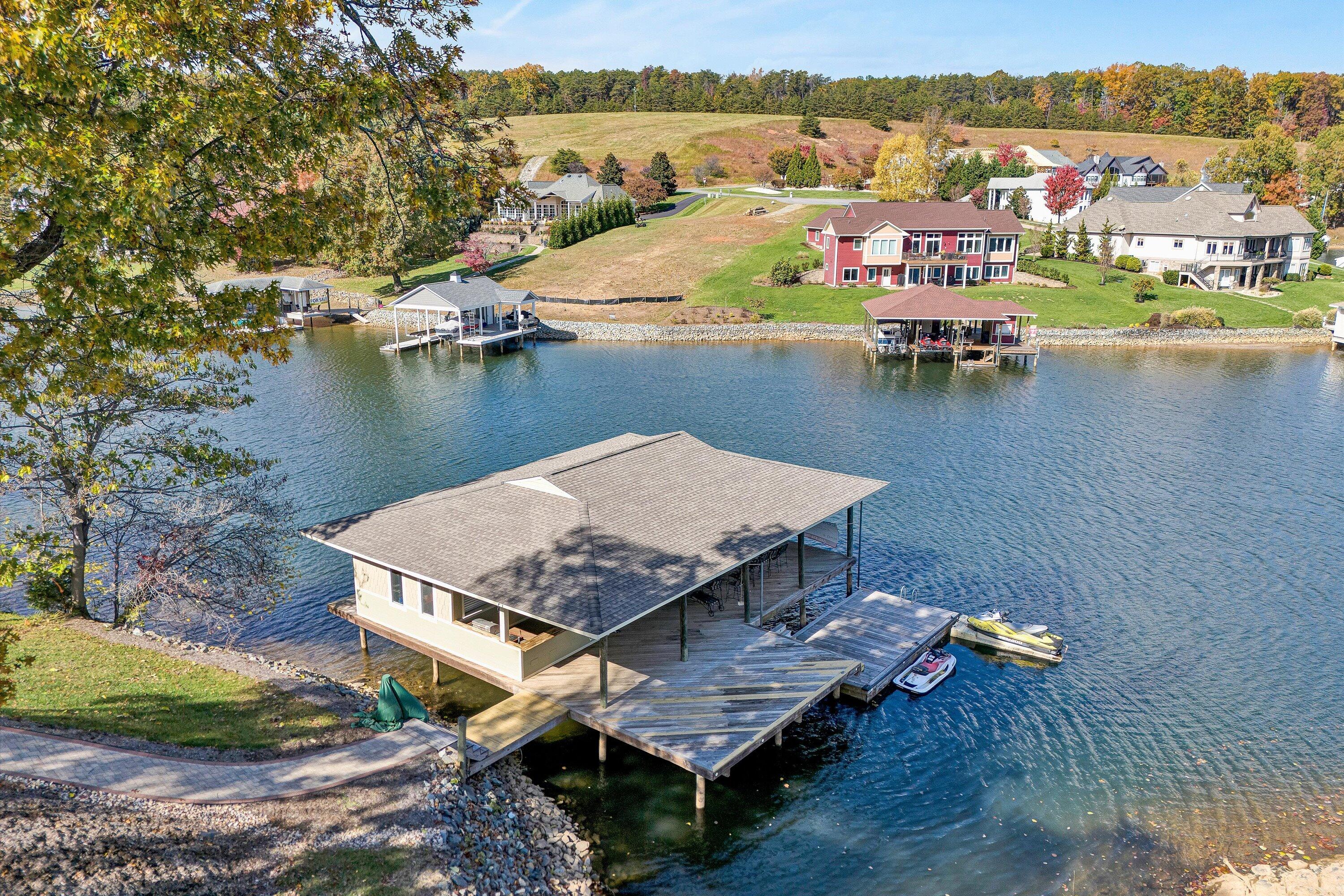 803 Compass Cove CIR