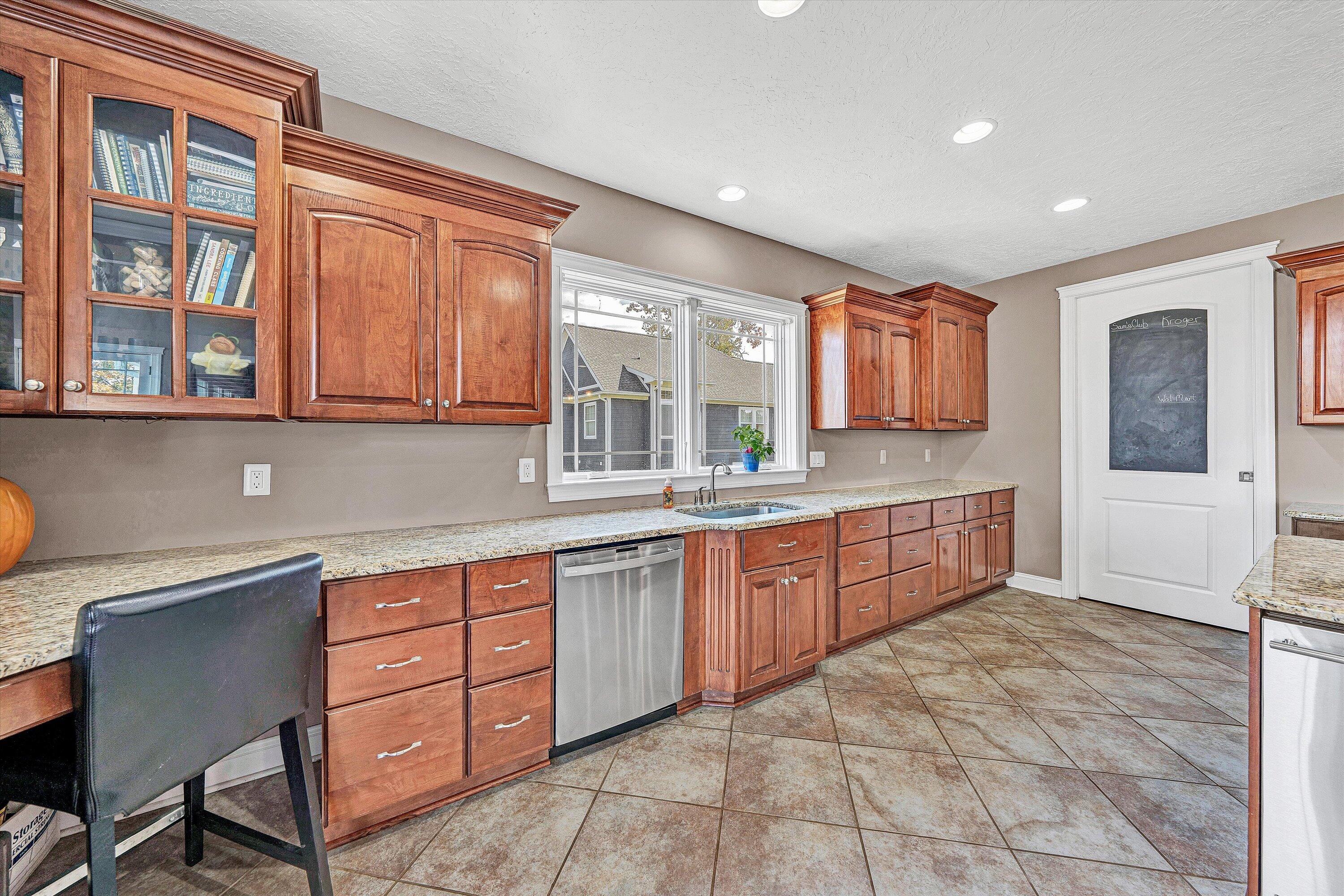 803 Compass Cove CIR