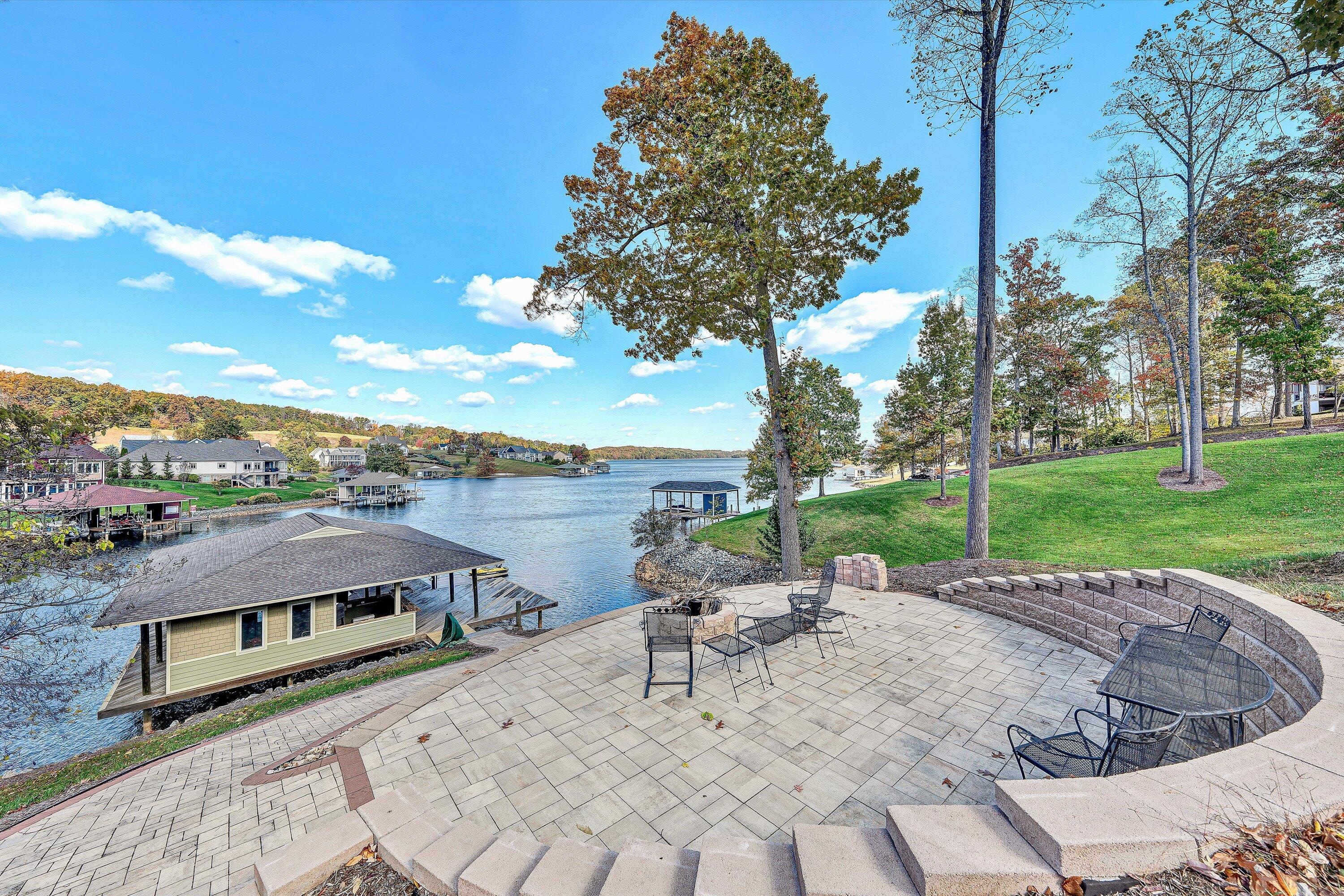 803 Compass Cove CIR