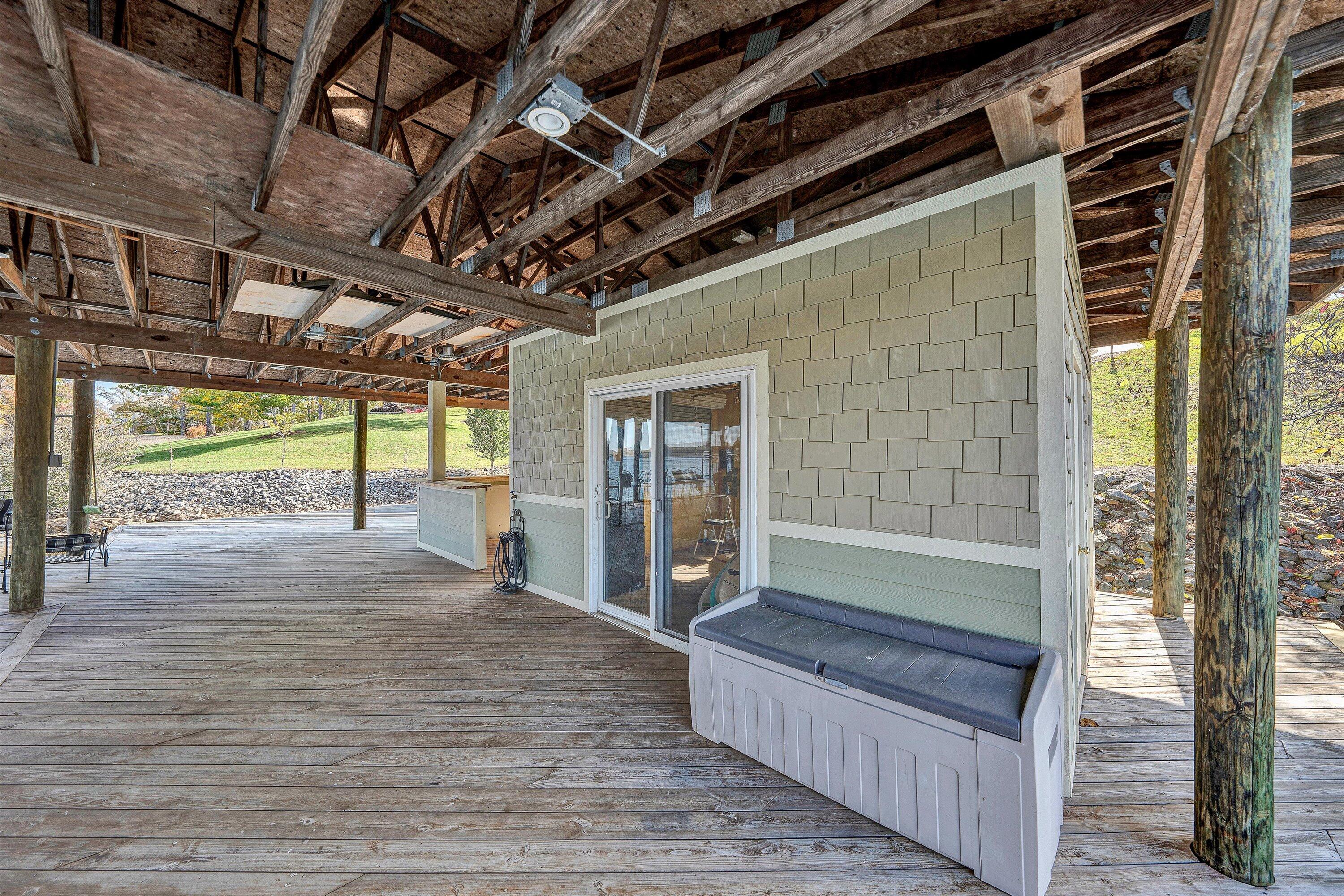 803 Compass Cove CIR