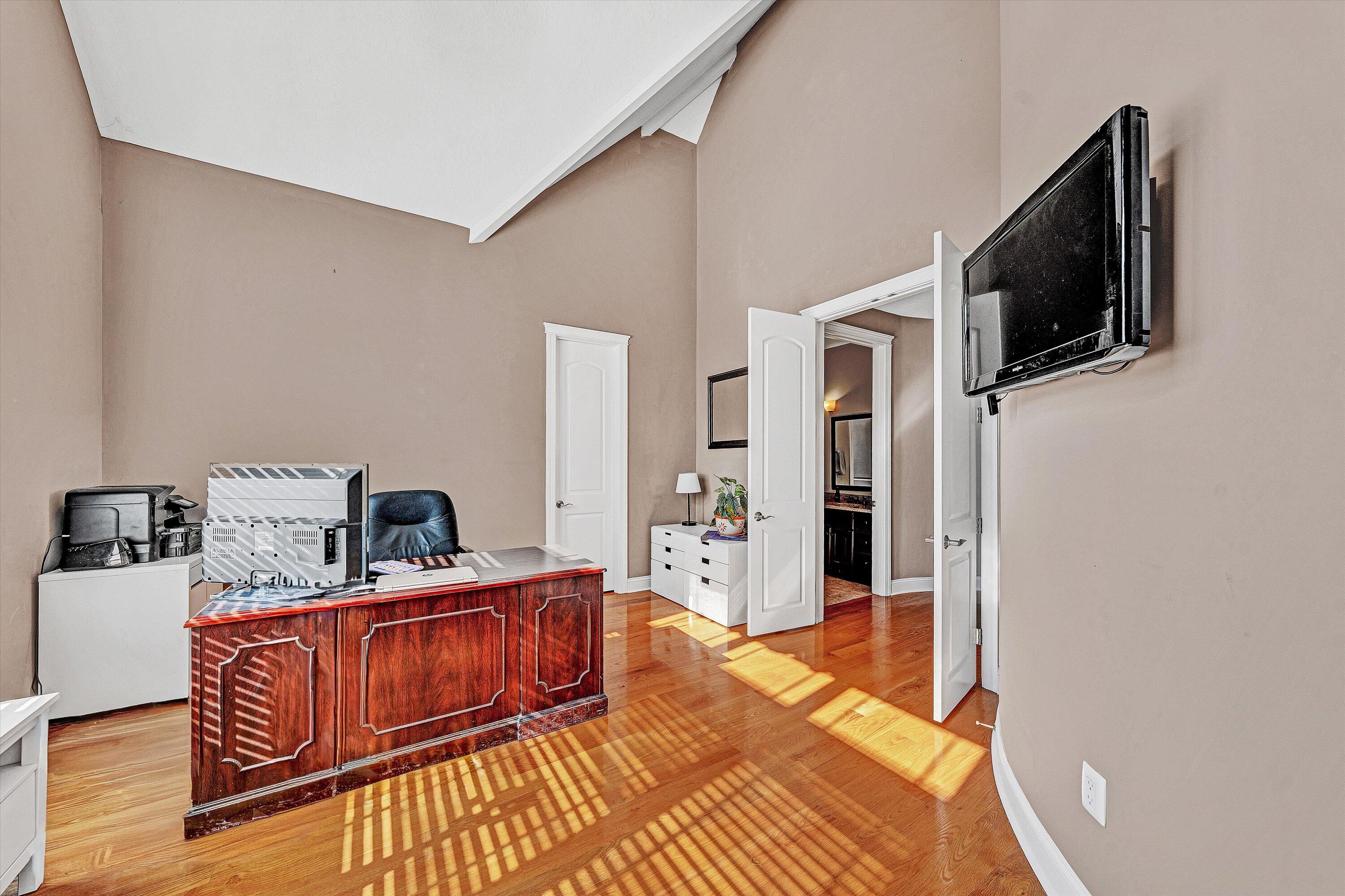 803 Compass Cove CIR