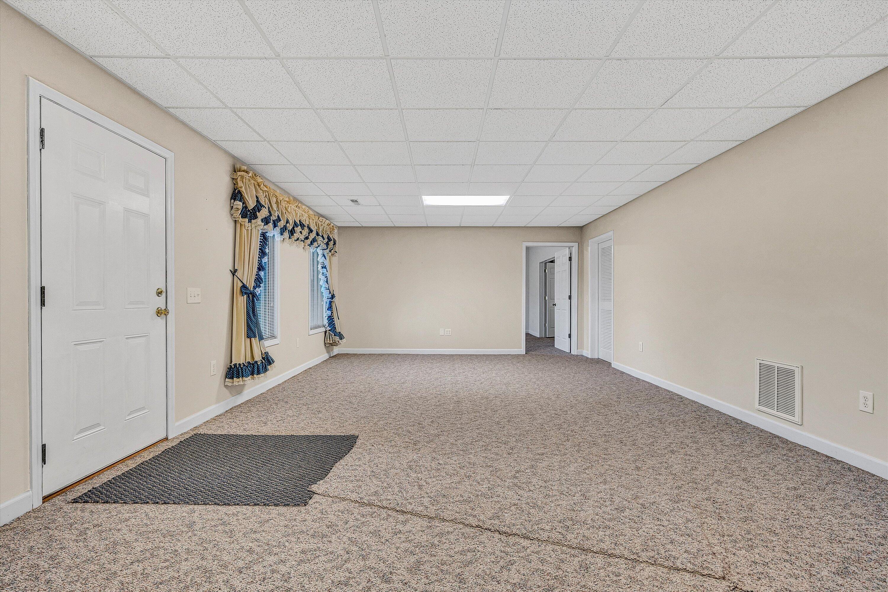 196 Halsey CT