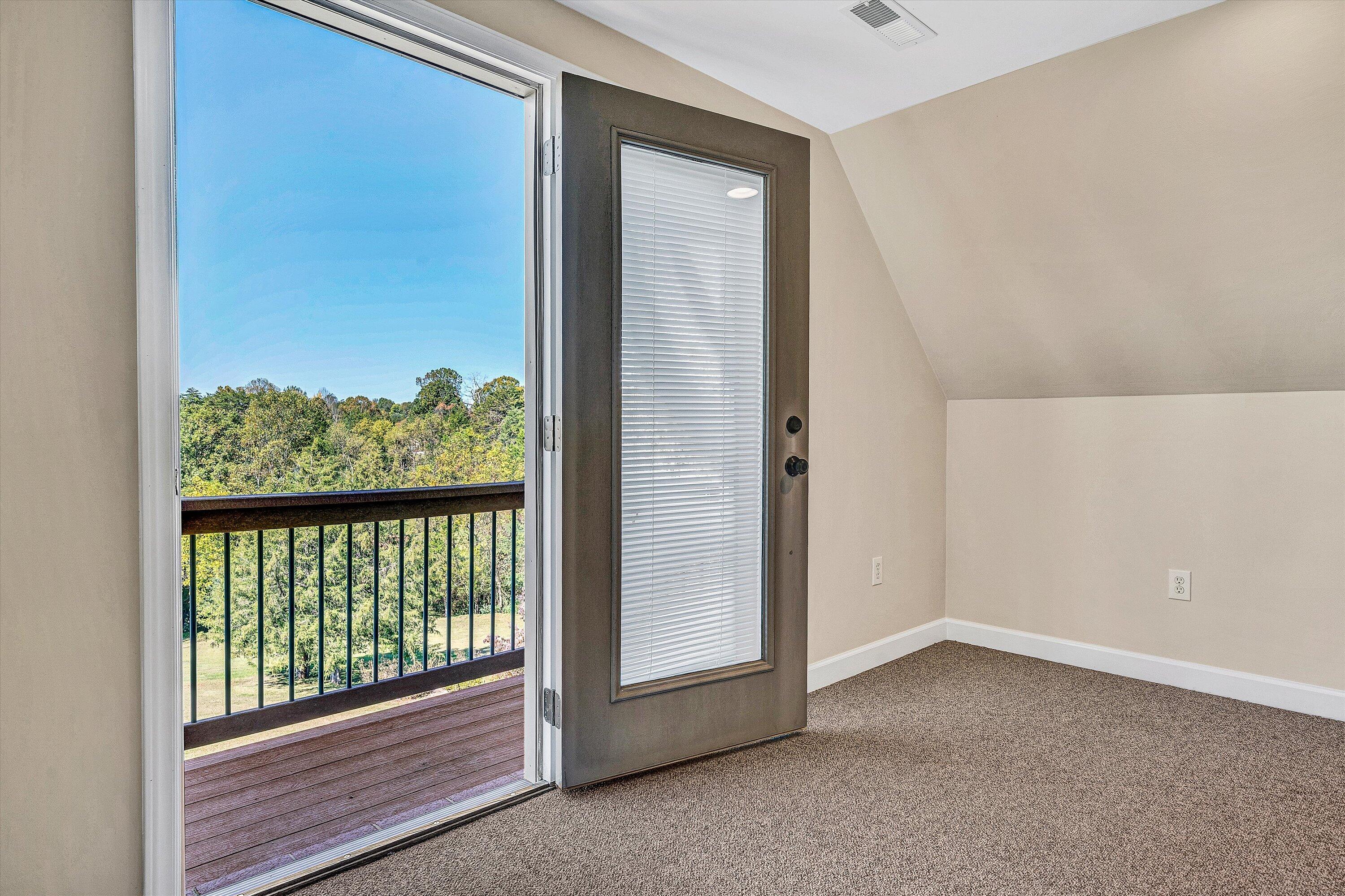 196 Halsey CT