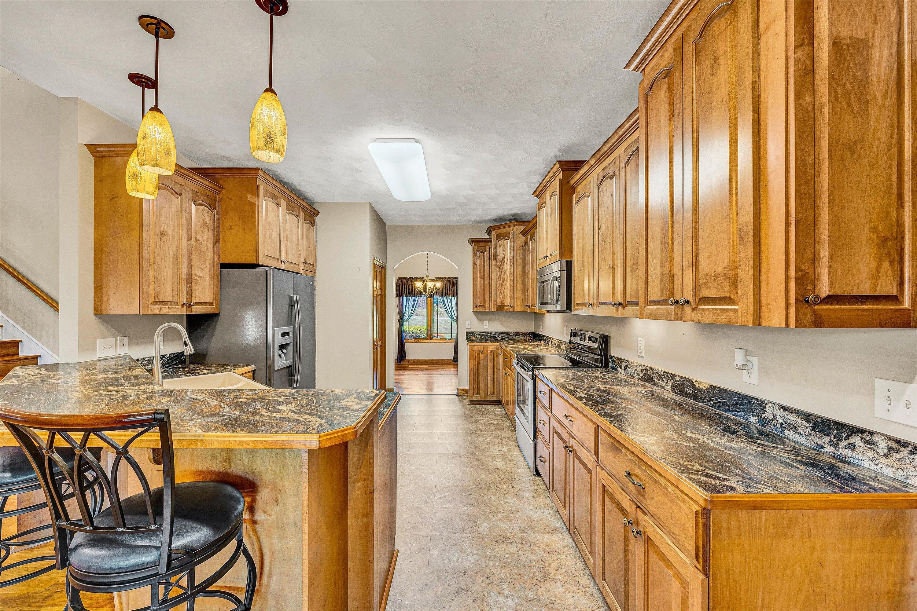 196 Halsey CT