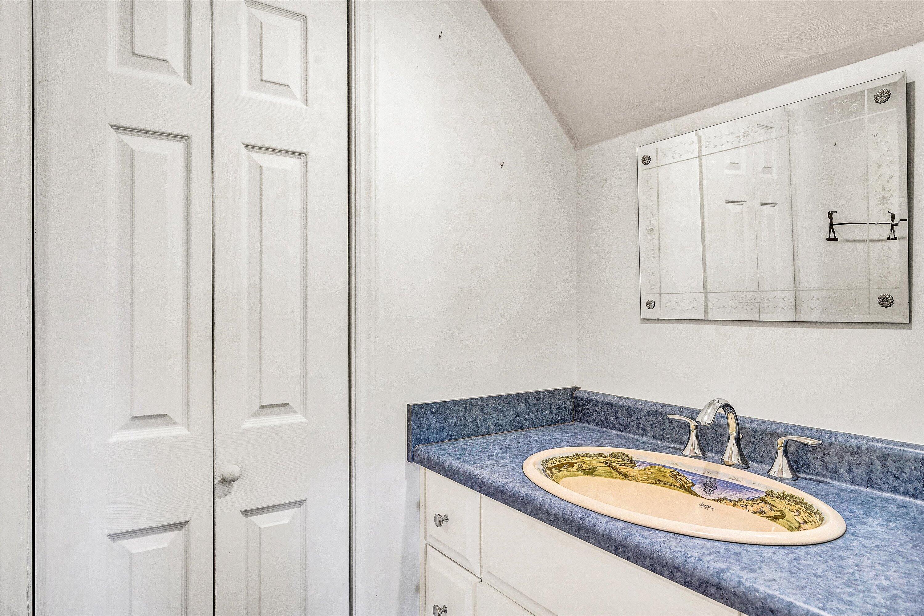 196 Halsey CT