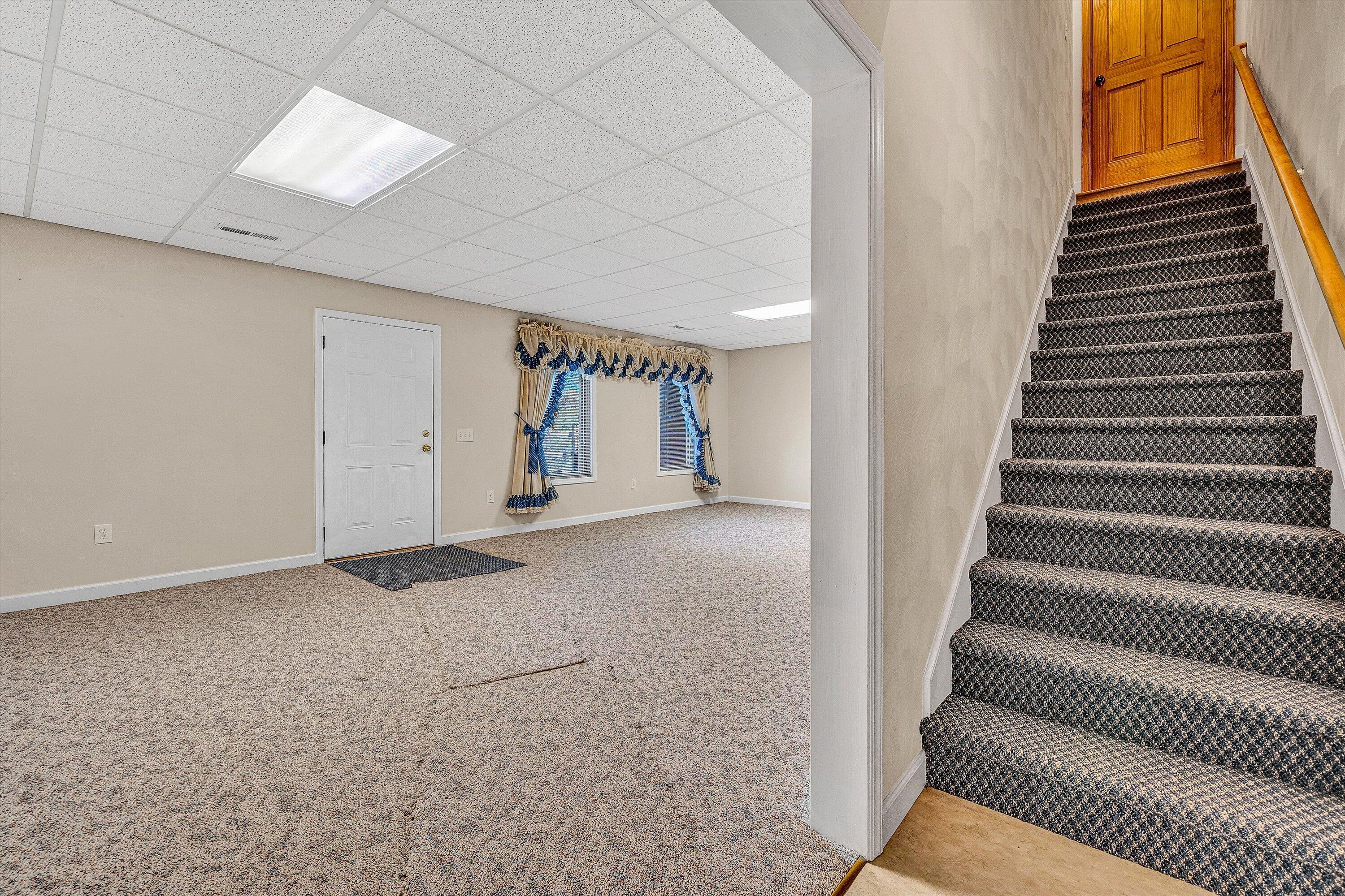 196 Halsey CT