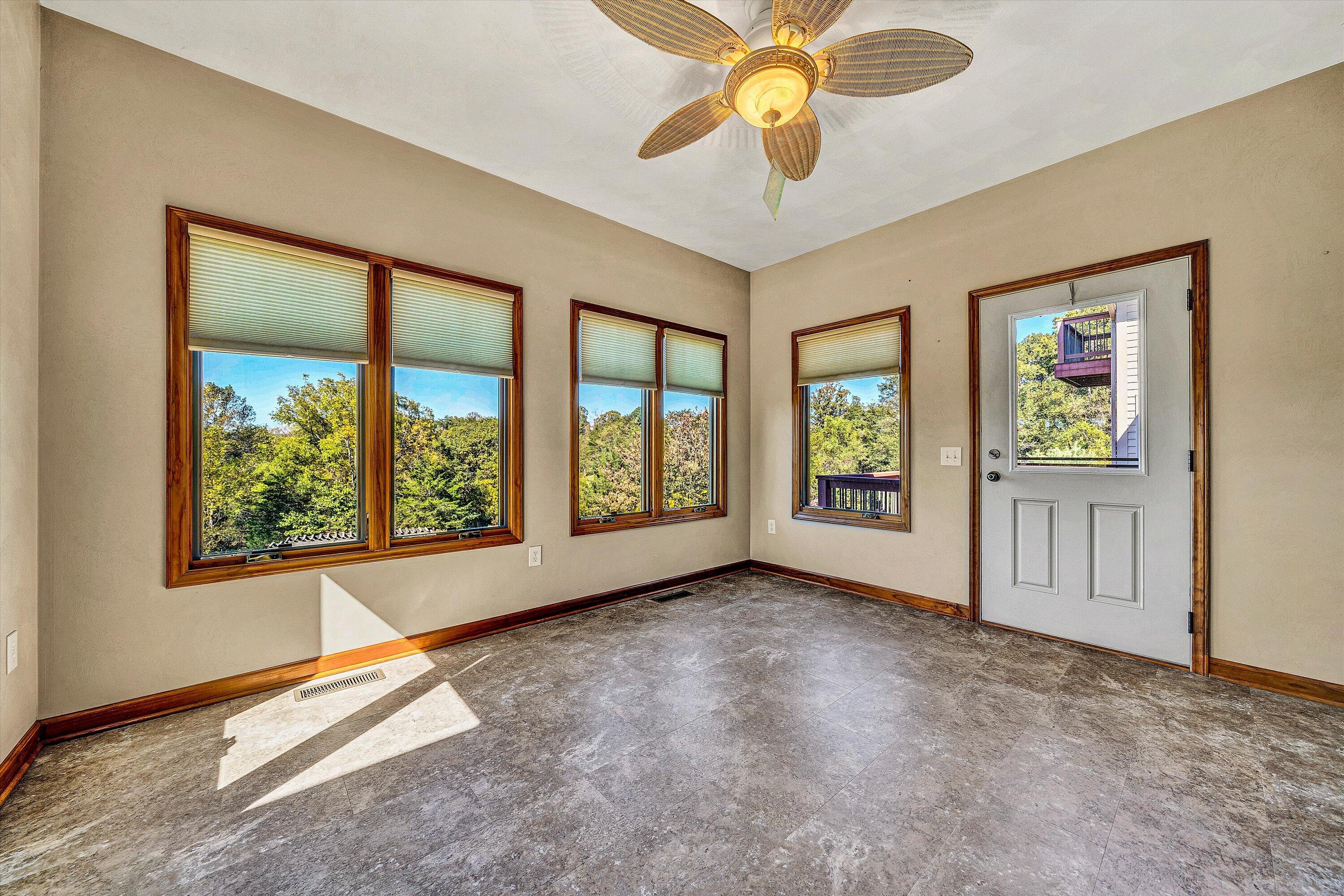 196 Halsey CT