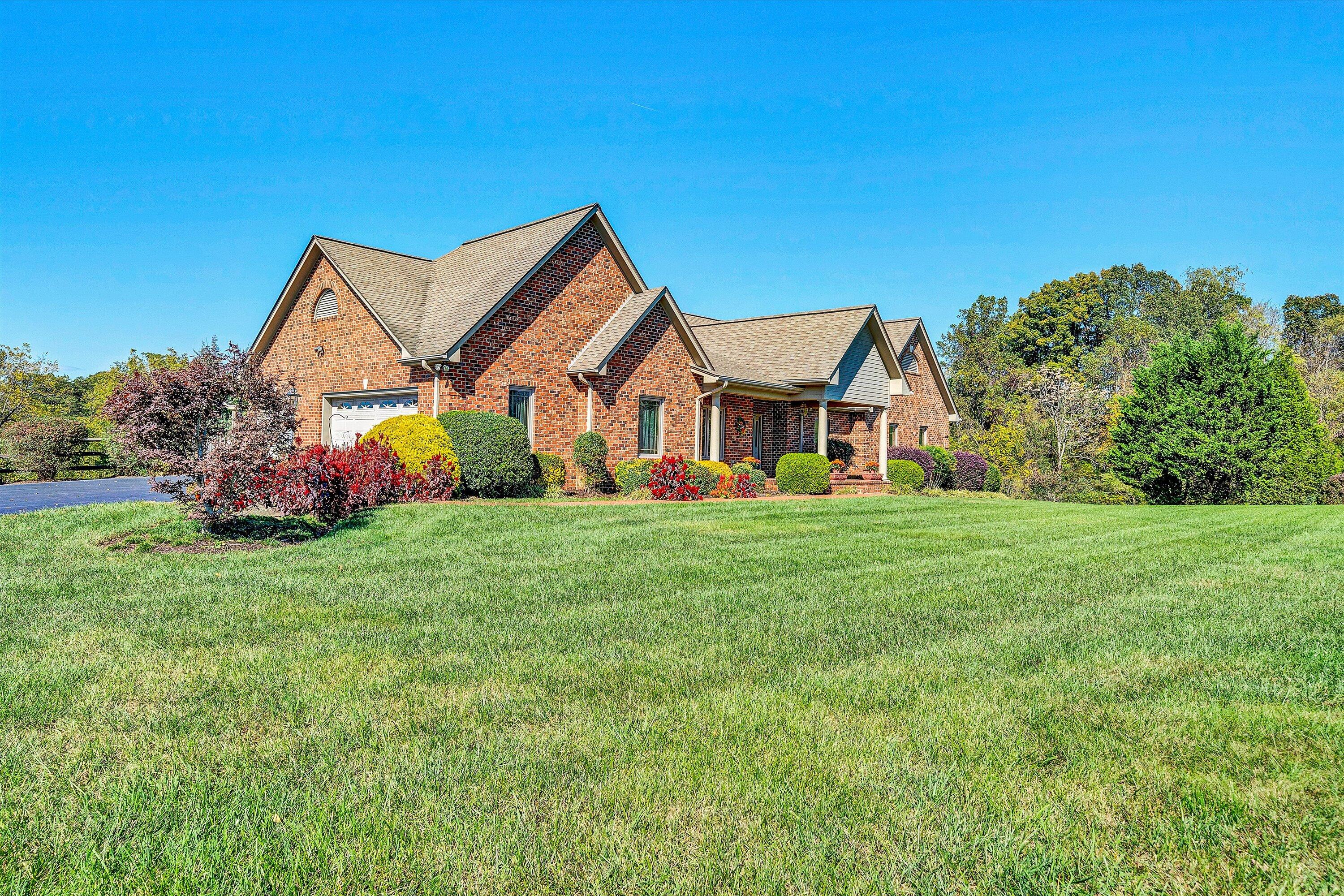 196 Halsey CT