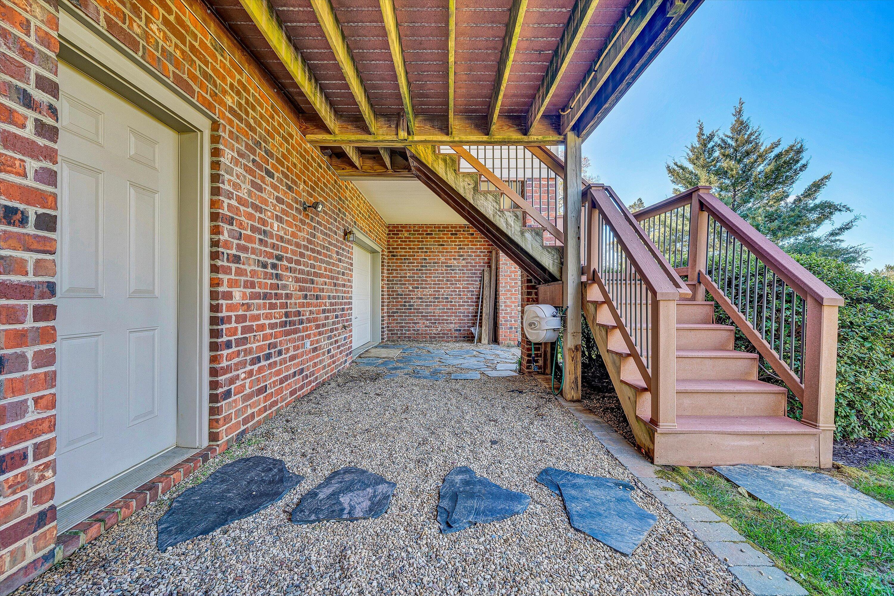 196 Halsey CT