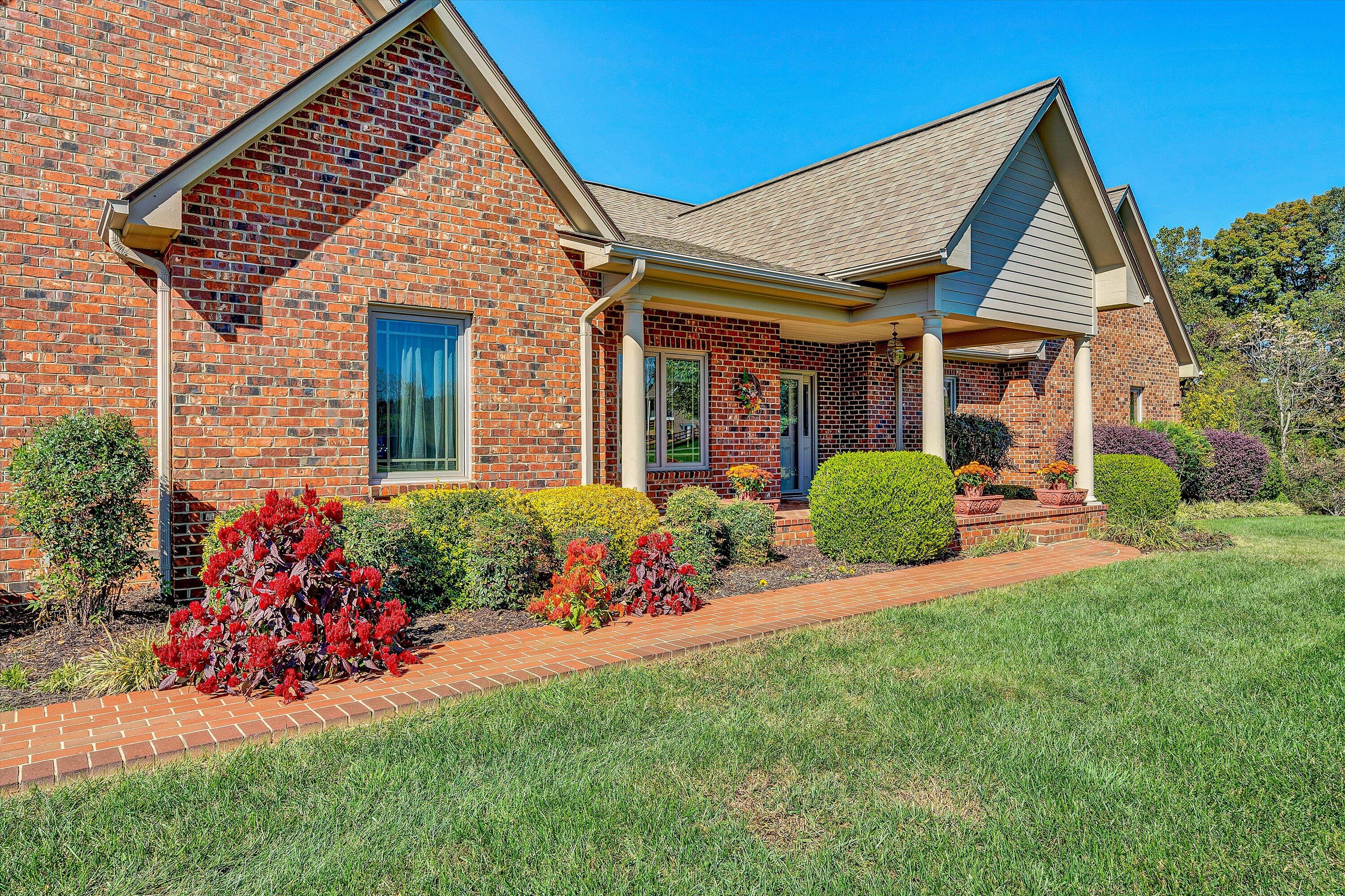 196 Halsey CT