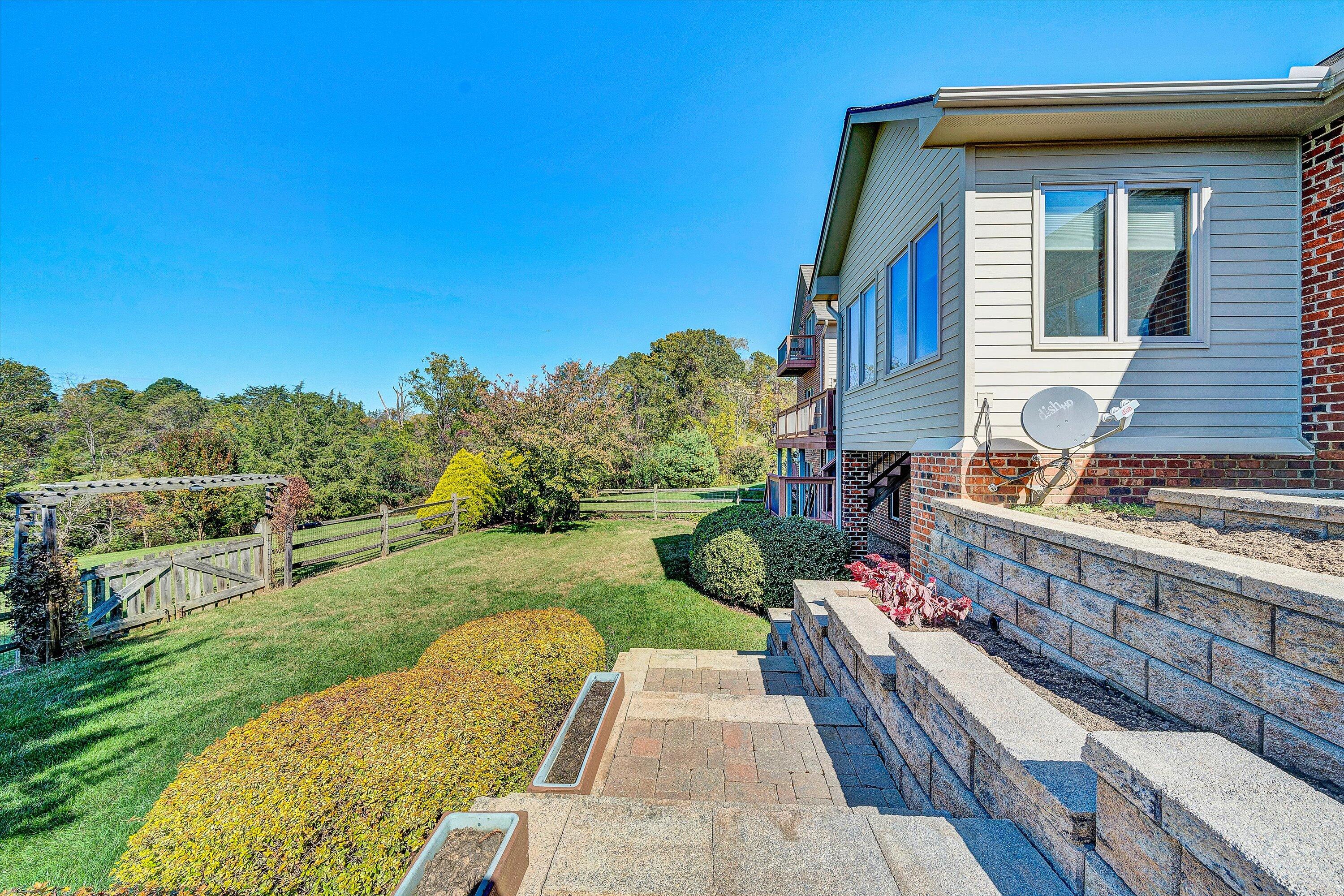 196 Halsey CT