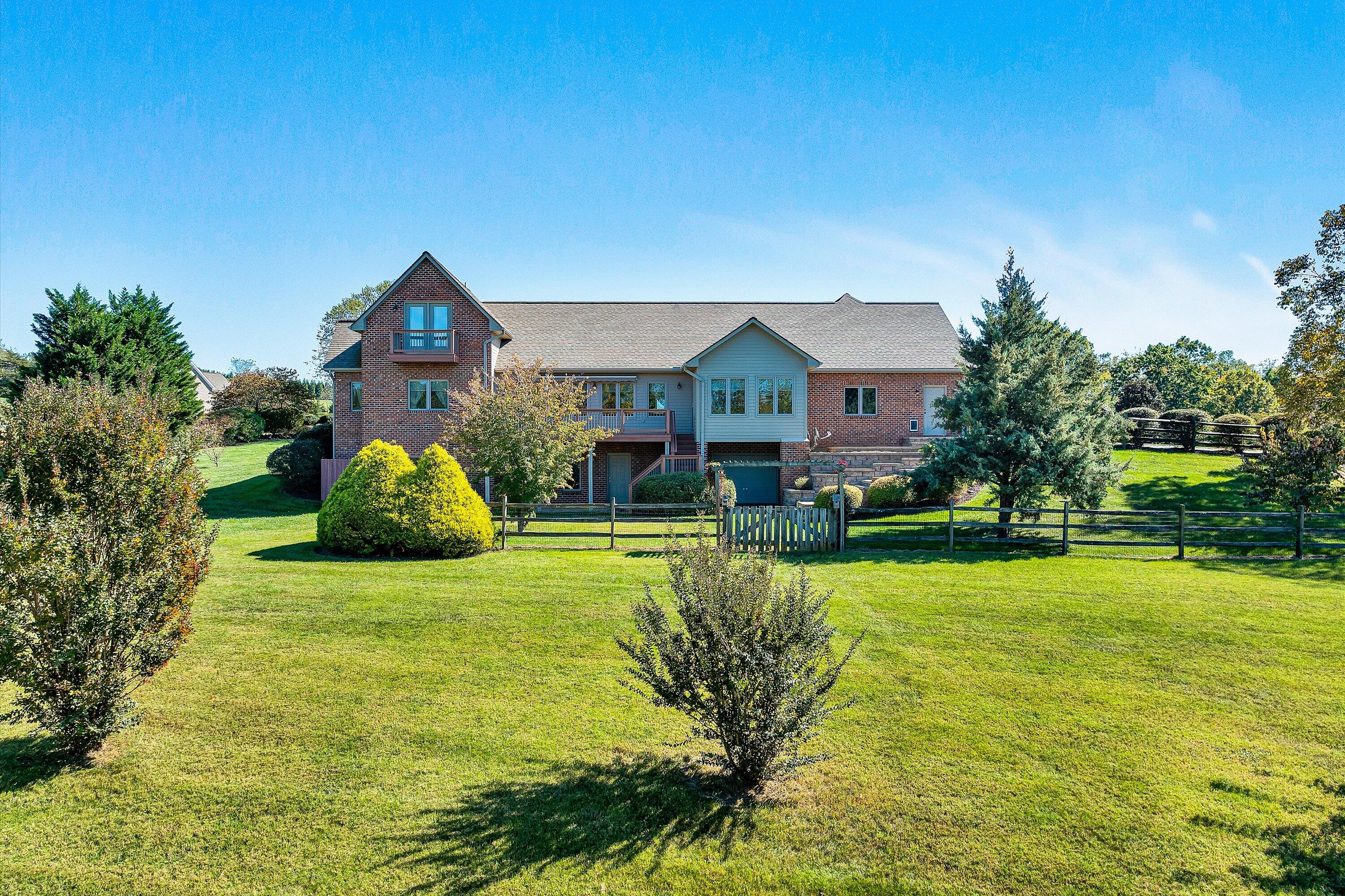 196 Halsey CT