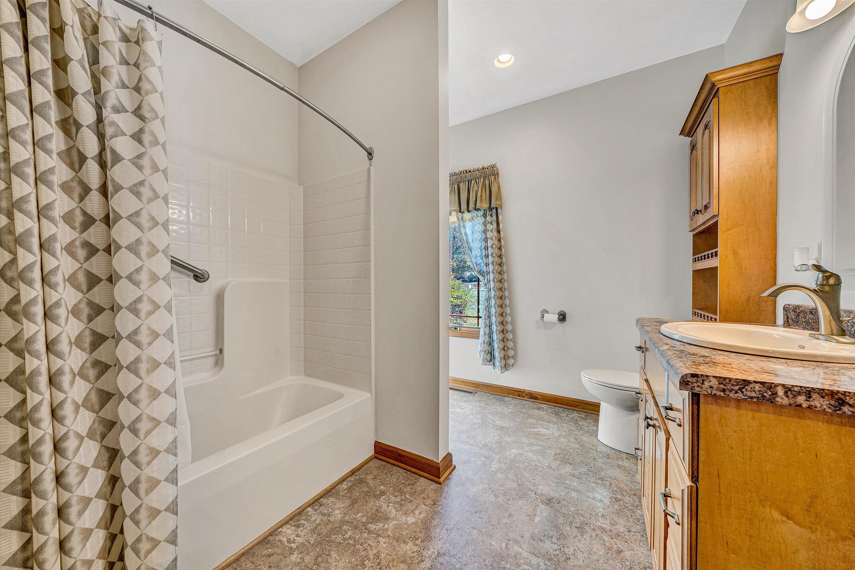 196 Halsey CT