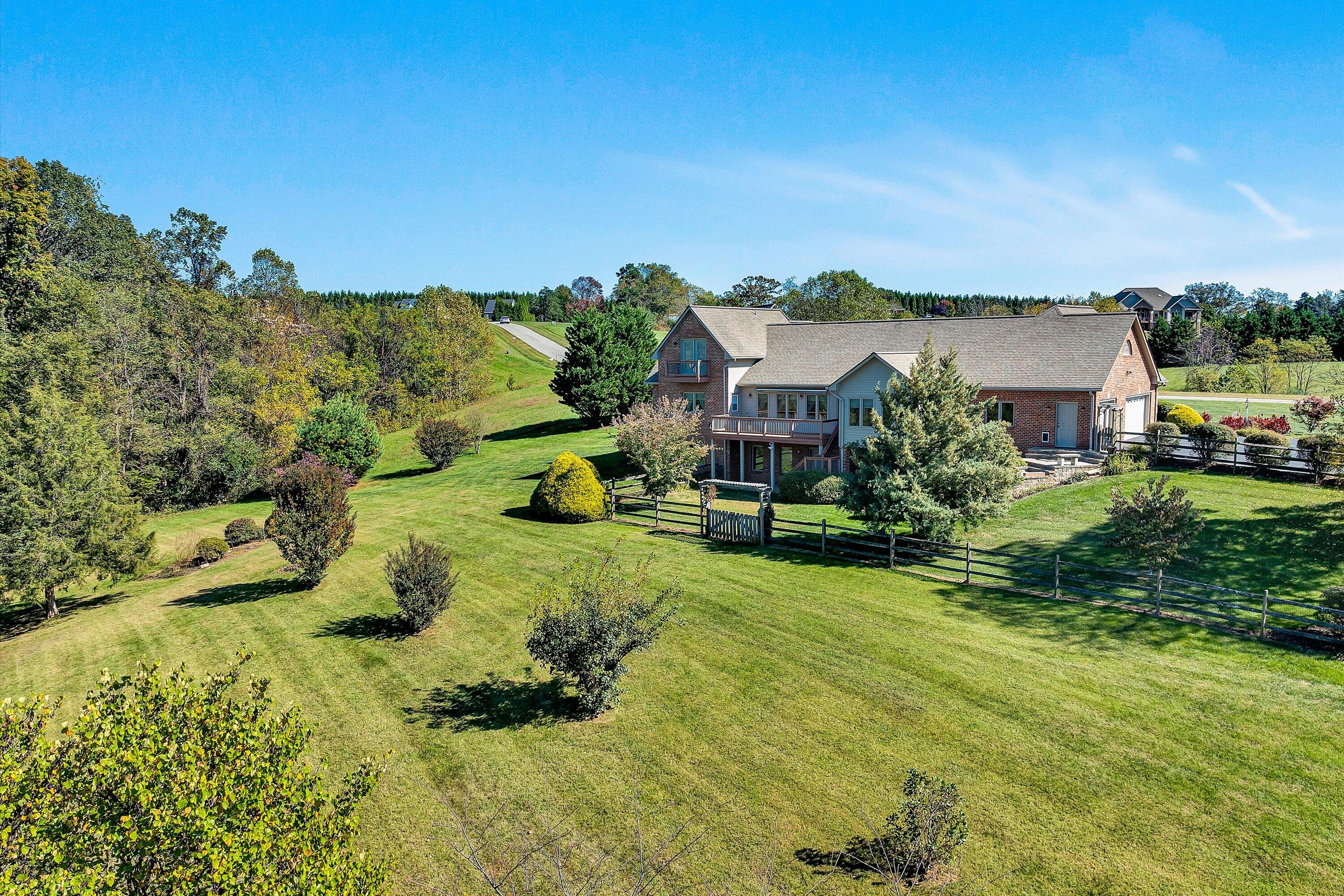 196 Halsey CT