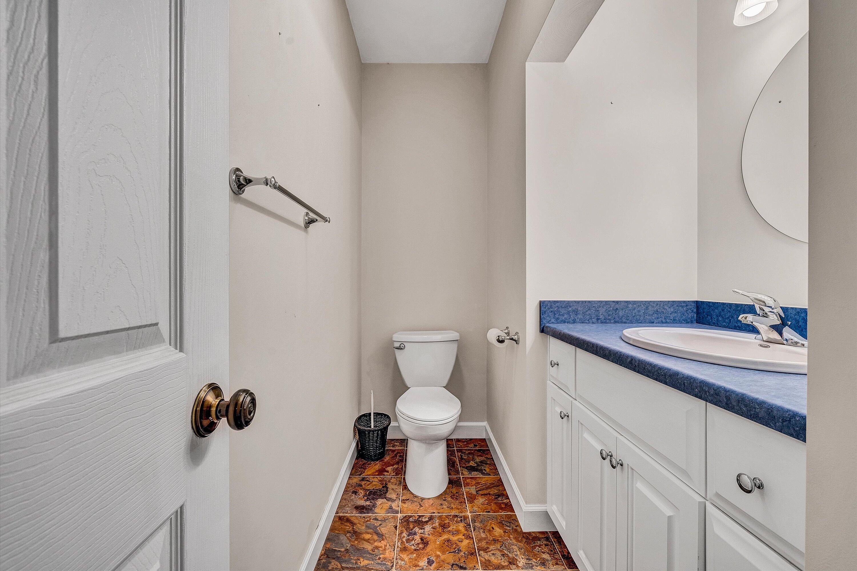 196 Halsey CT