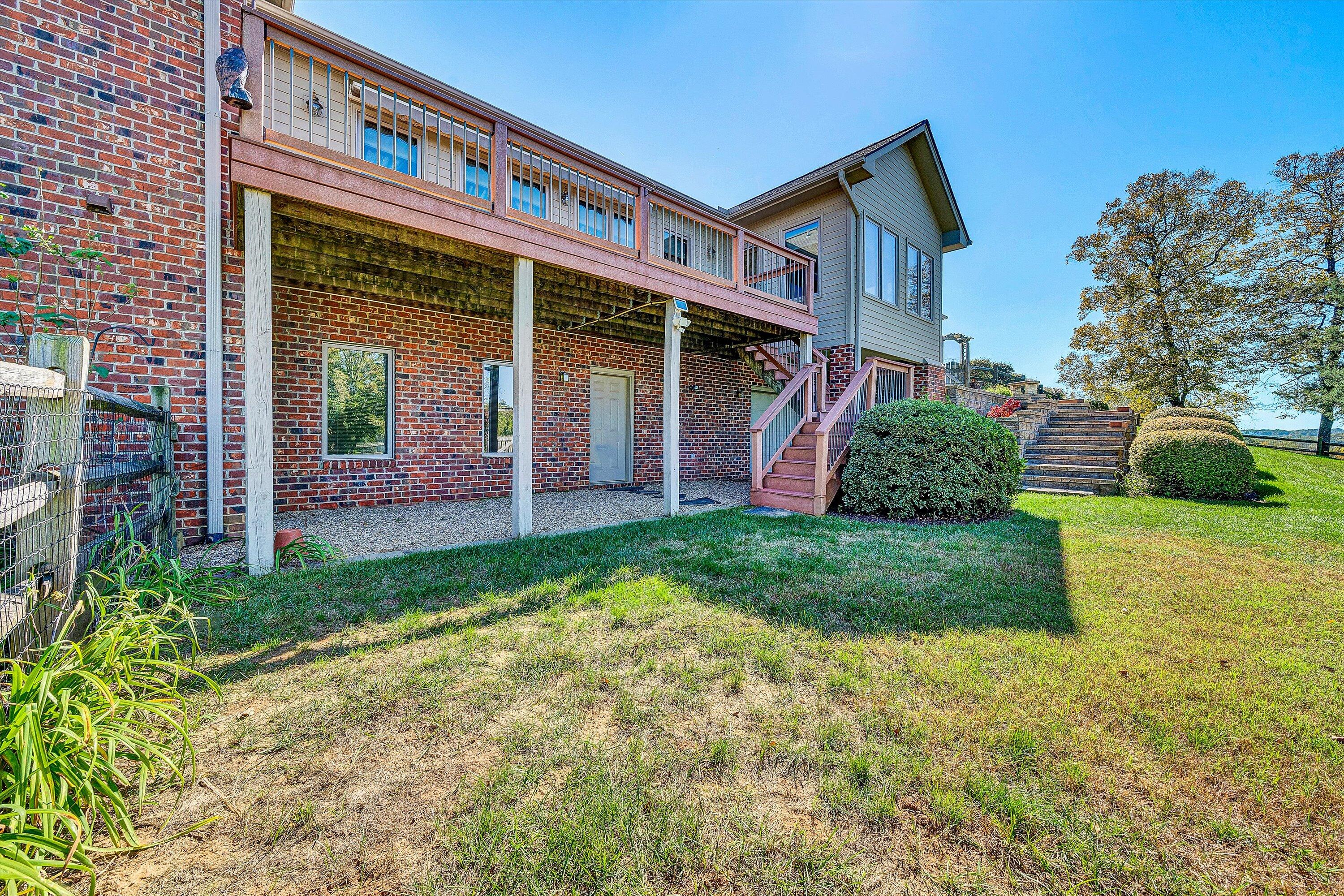 196 Halsey CT