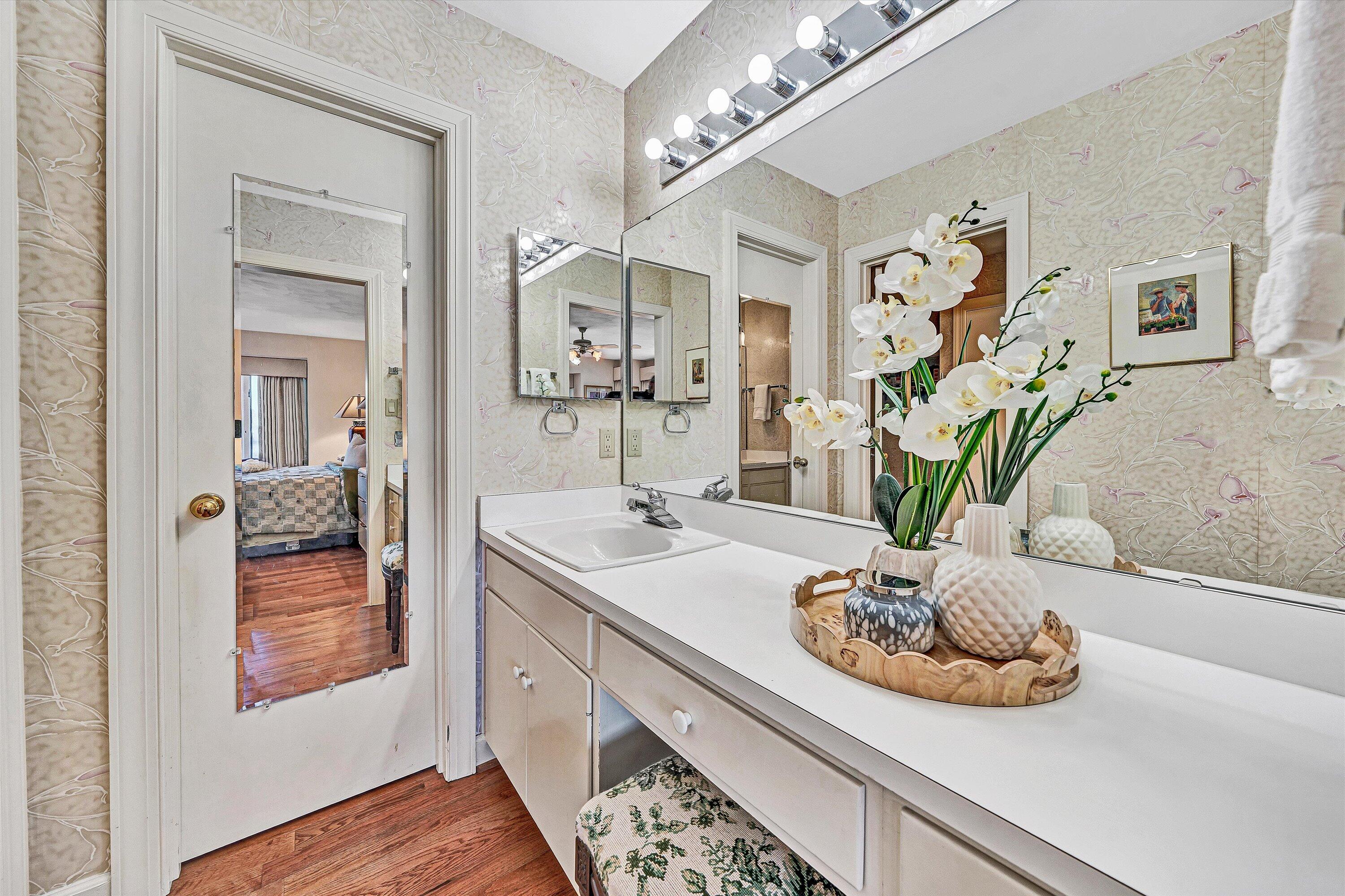 112 Gangplank CIR
