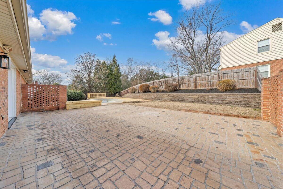 971 Stonegate DR
