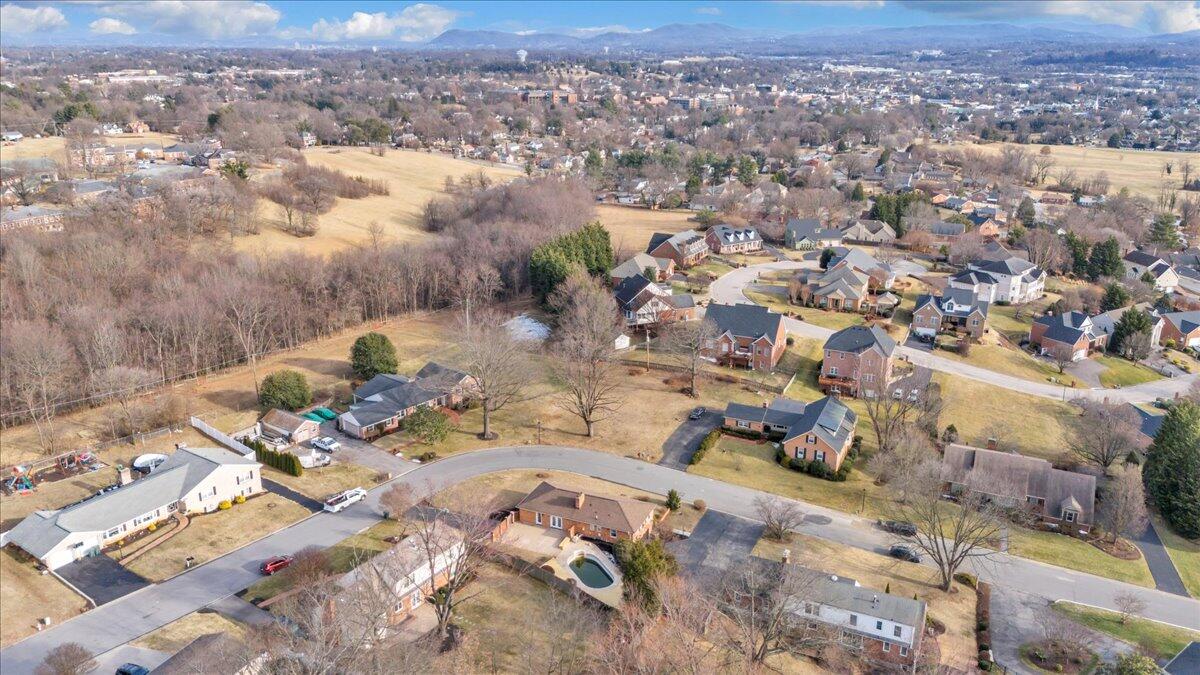 971 Stonegate DR