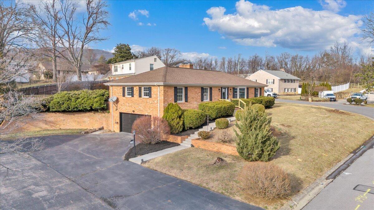 971 Stonegate DR