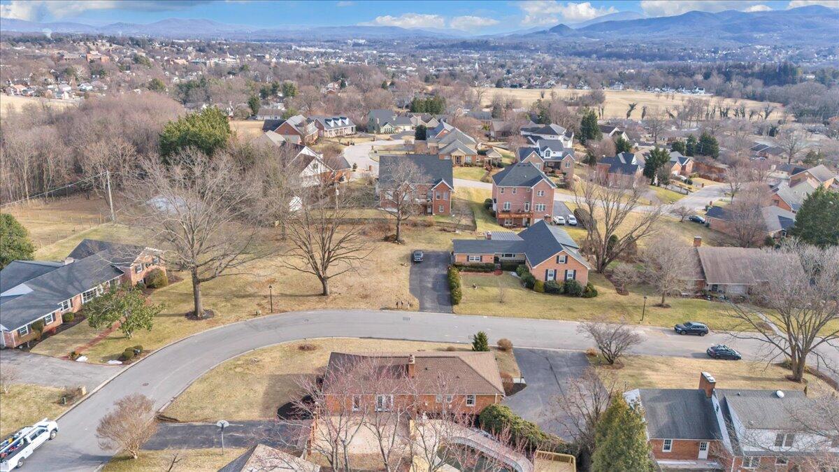 971 Stonegate DR