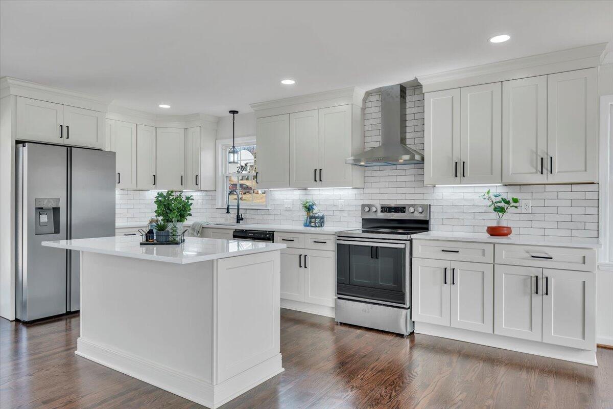 971 Stonegate DR