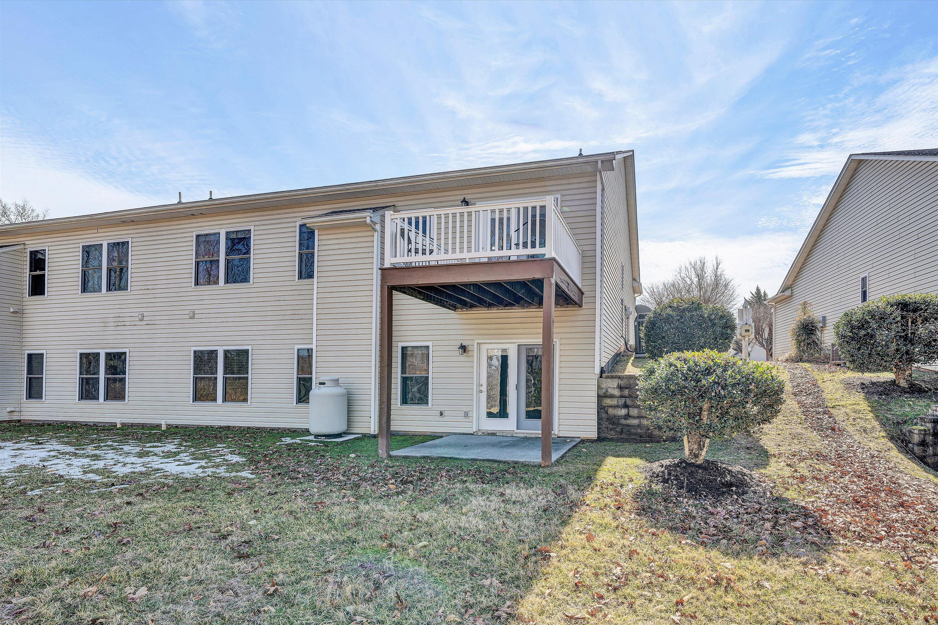 51 Fairway Oaks DR Unit: 8