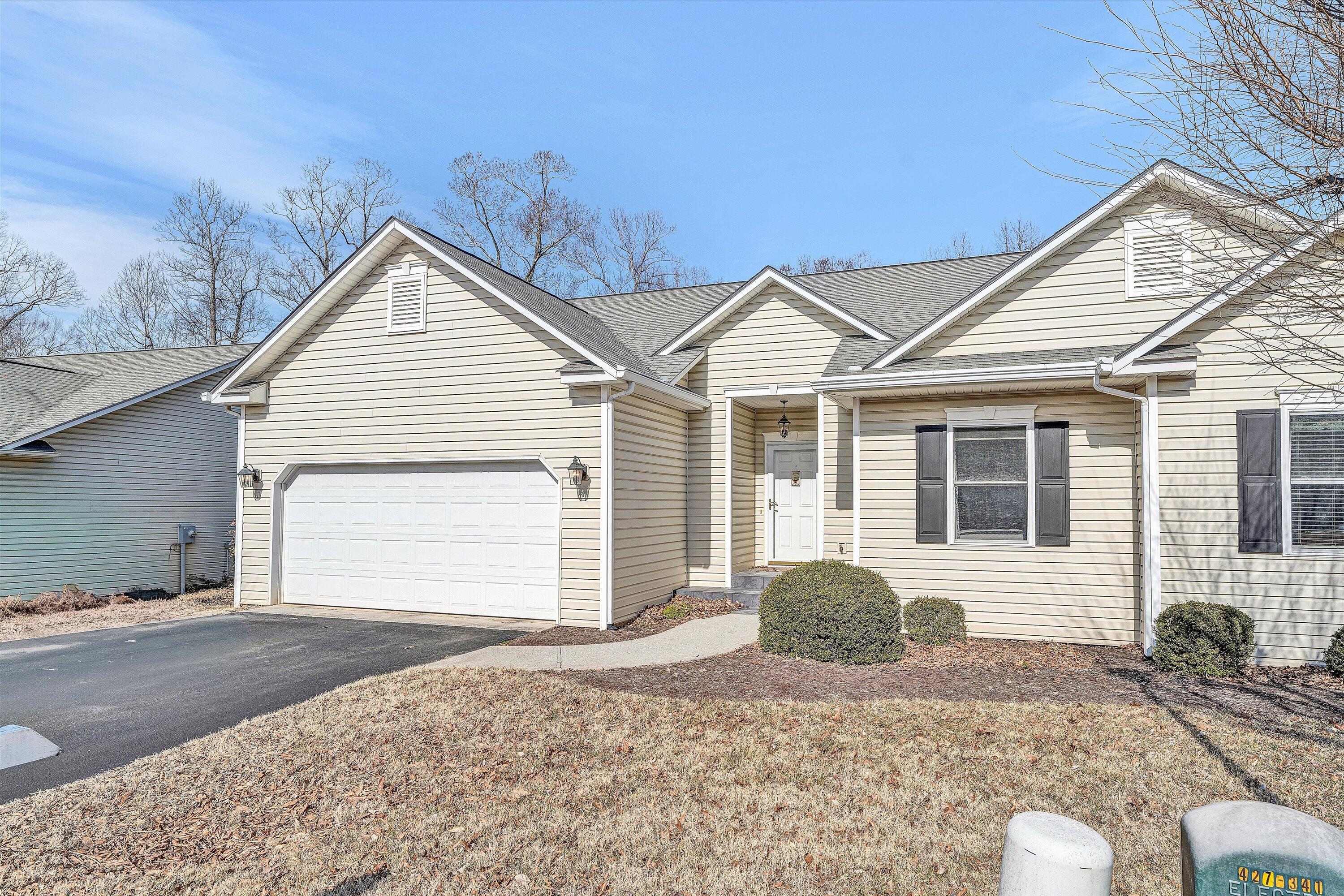 51 Fairway Oaks DR Unit: 8