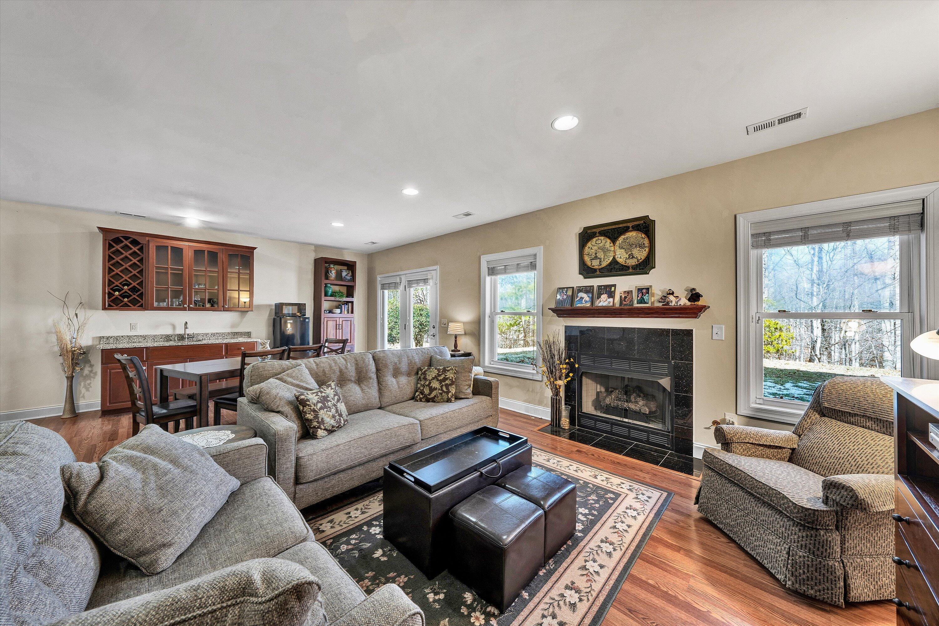 51 Fairway Oaks DR Unit: 8