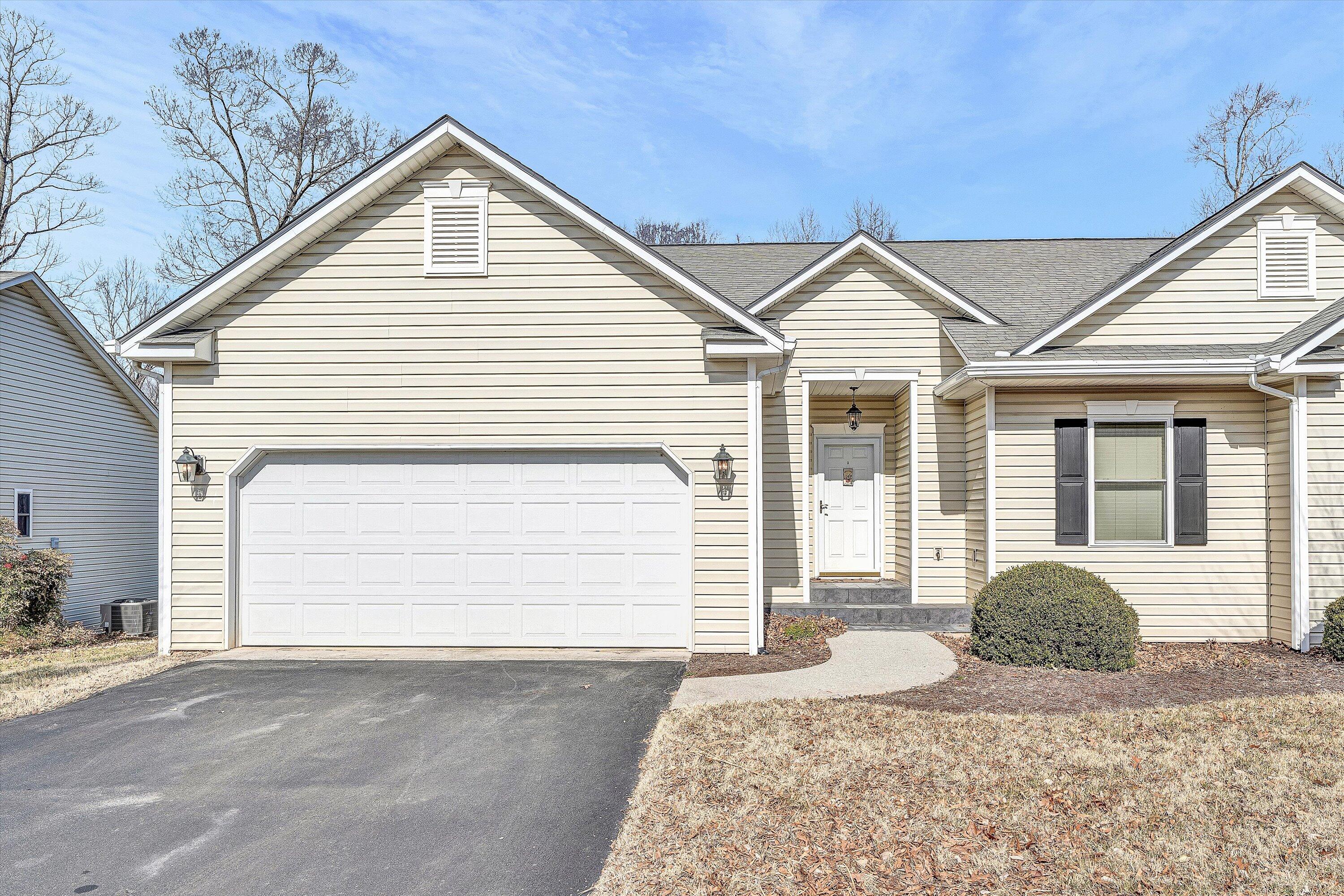 51 Fairway Oaks DR Unit: 8
