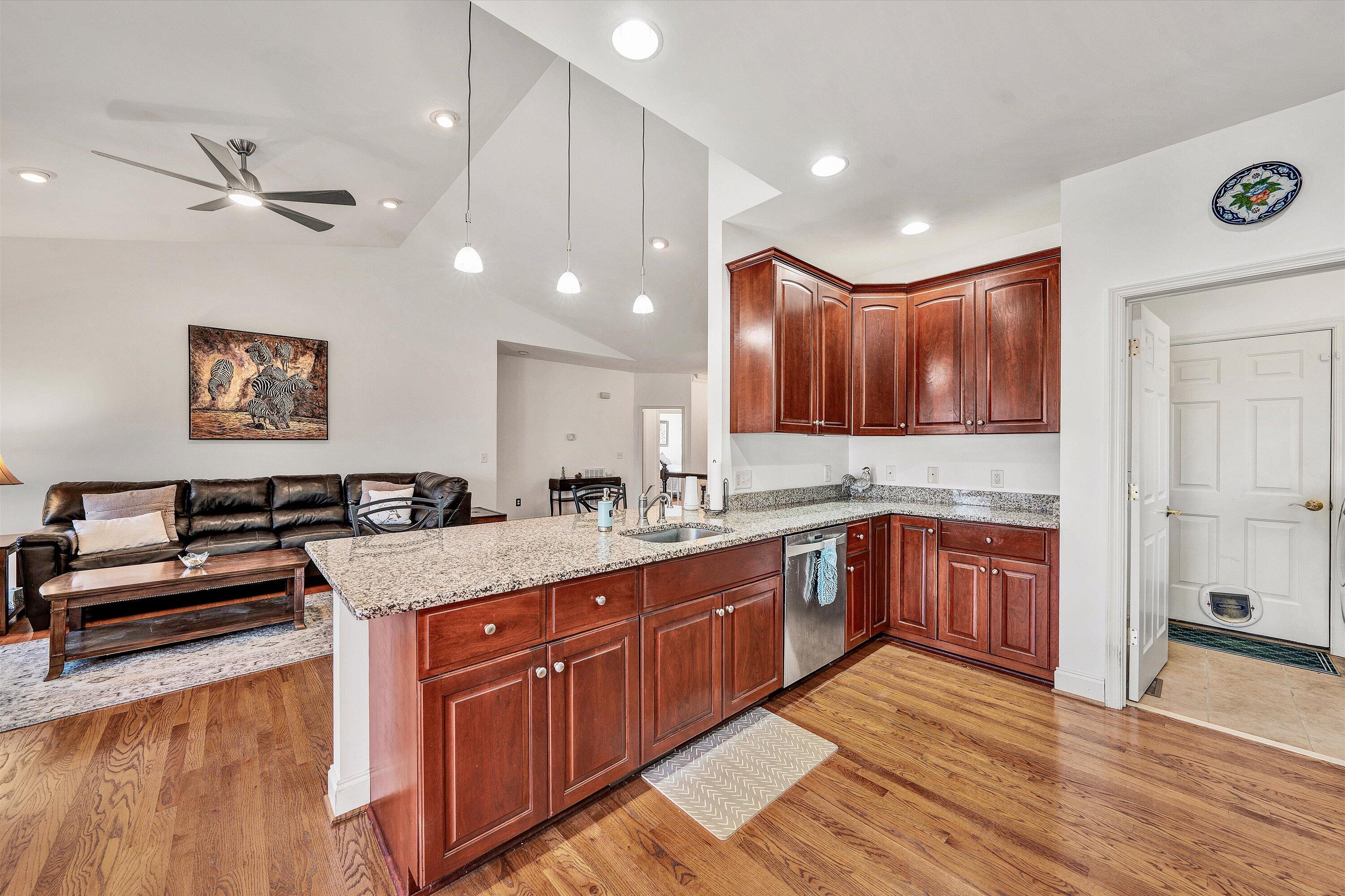 51 Fairway Oaks DR Unit: 8