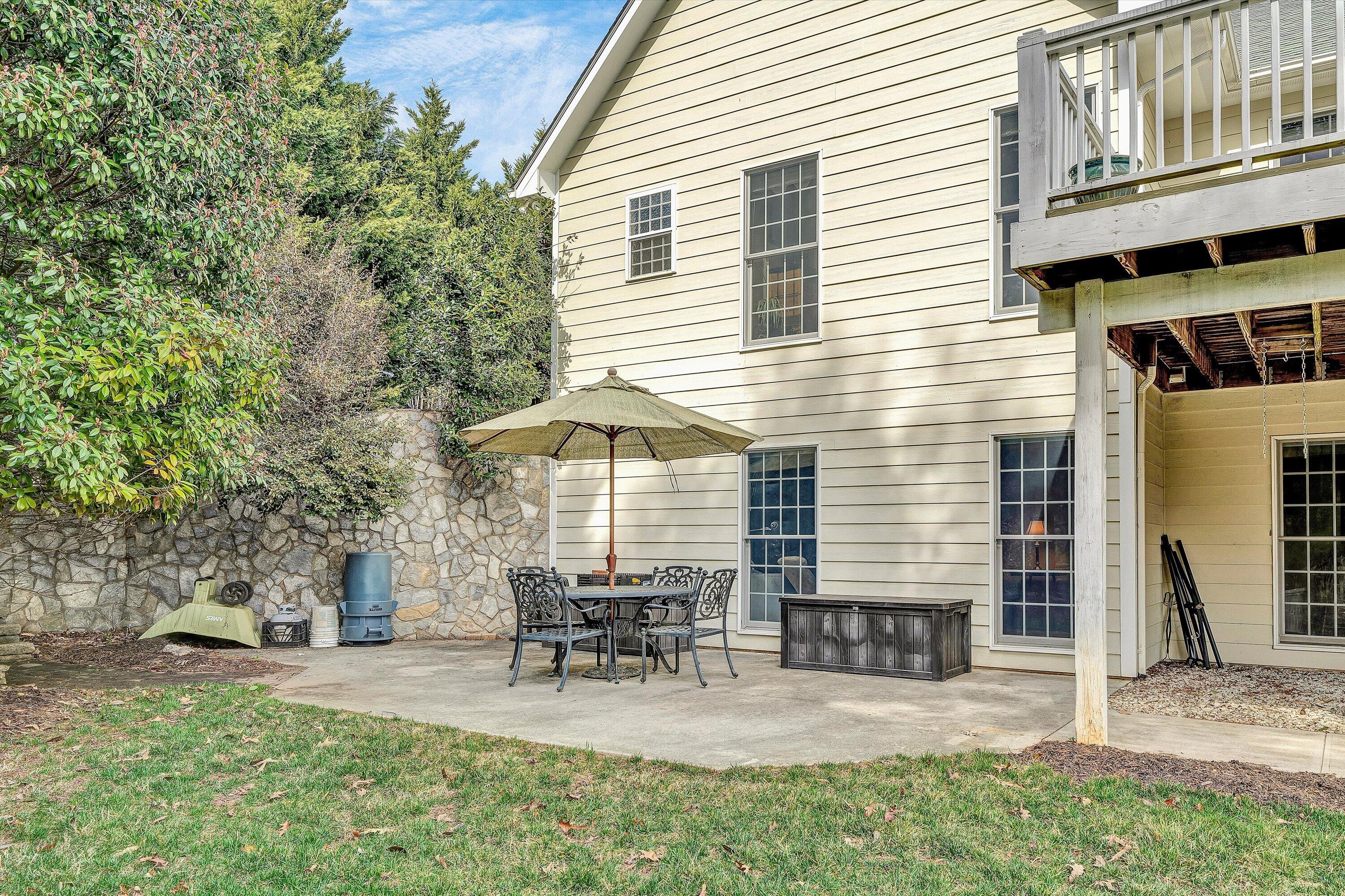 20 South Pointe LN