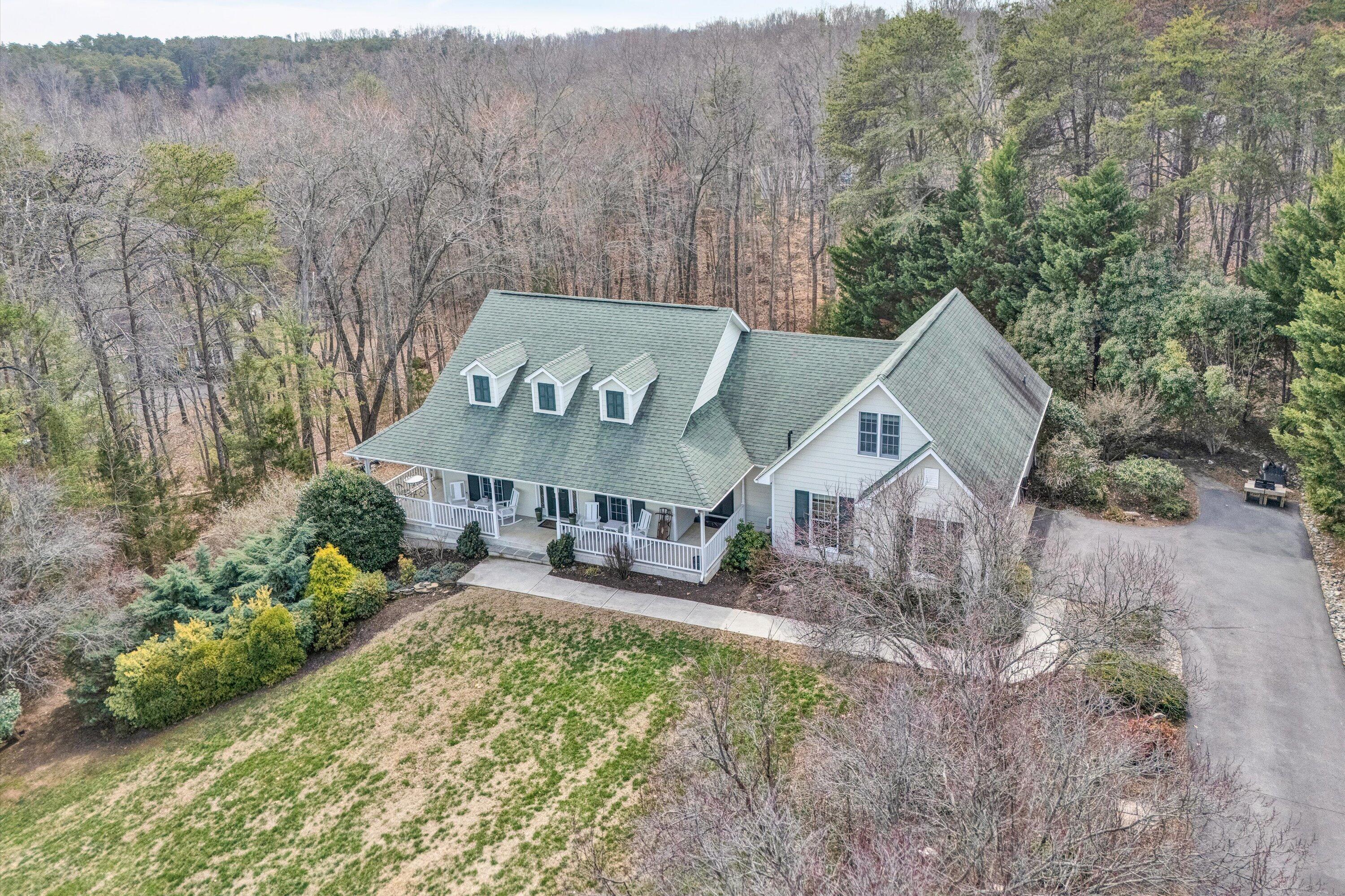 20 South Pointe LN